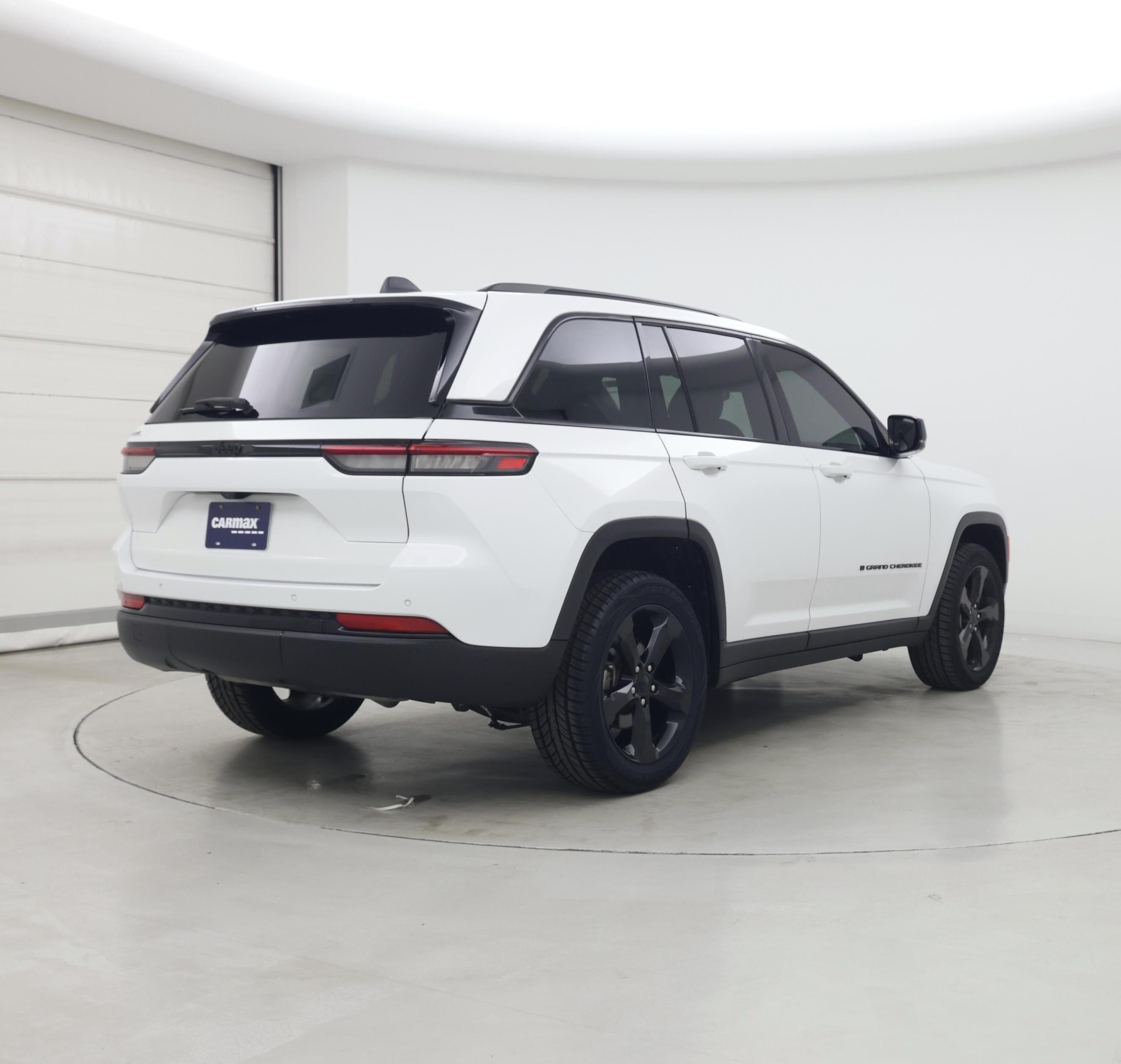 Thumbnail: 2023 Jeep Grand Cherokee - 8