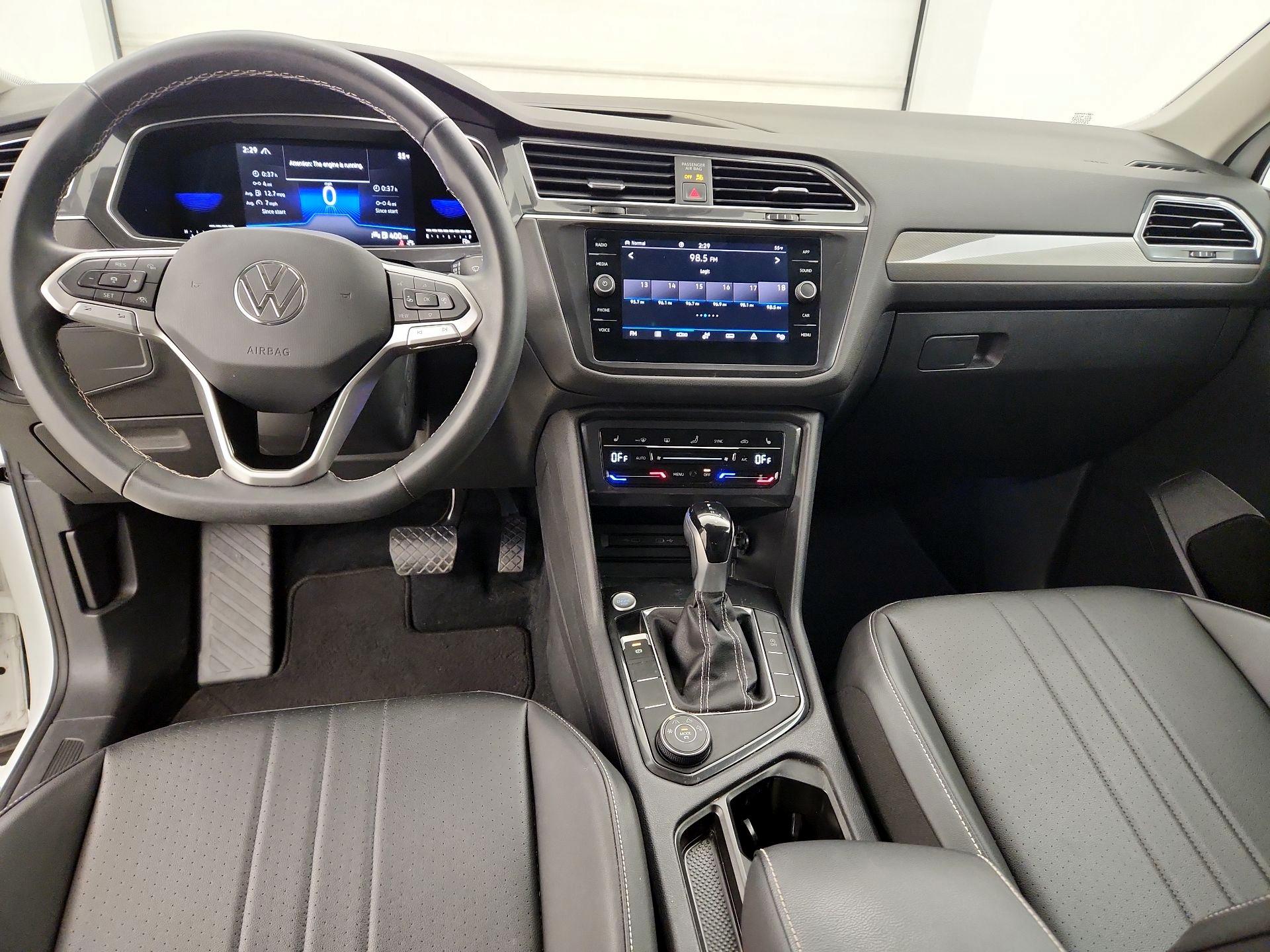 Thumbnail: 2022 Volkswagen Tiguan - 9