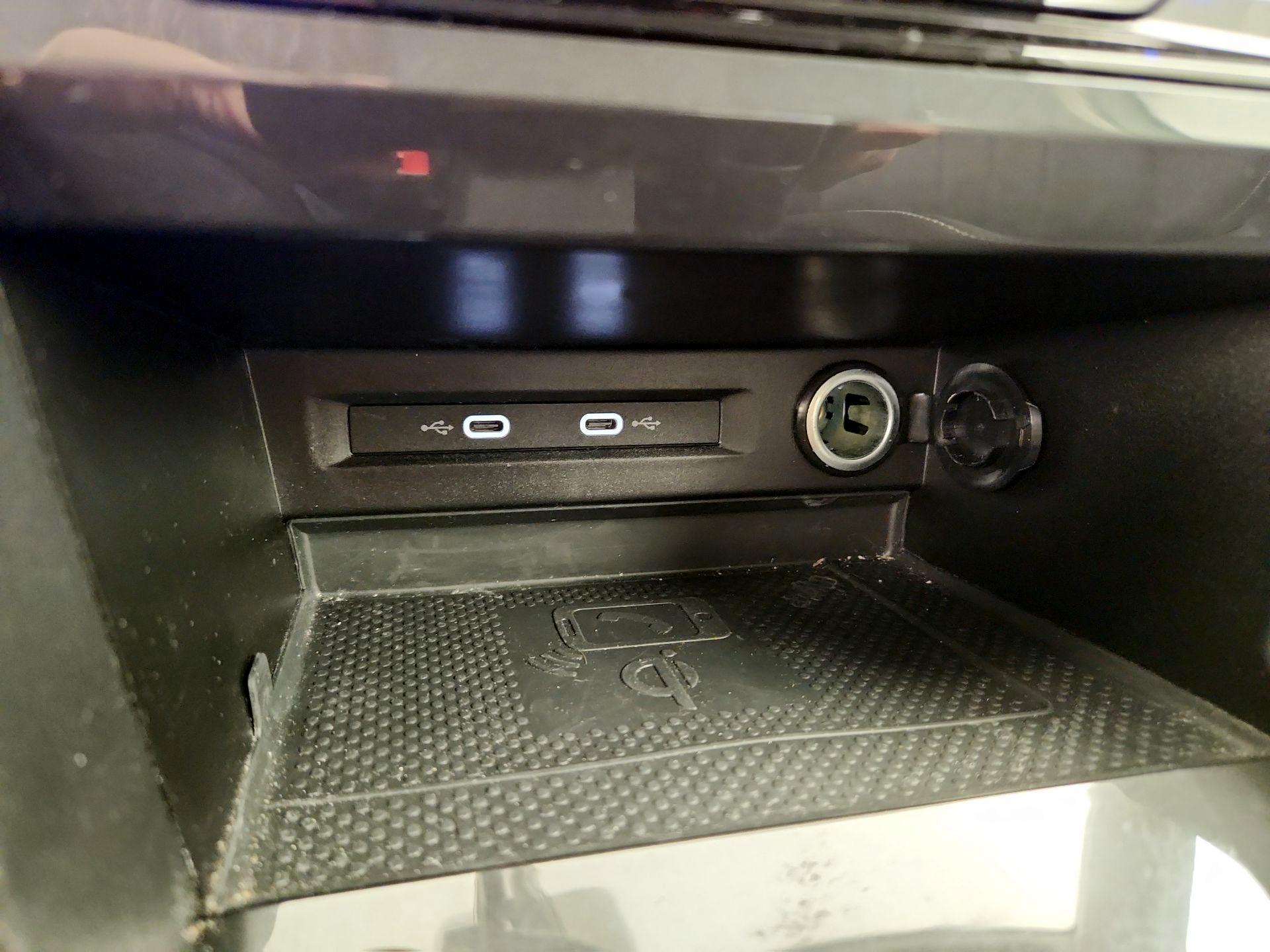 Thumbnail: 2022 Volkswagen Tiguan - 18