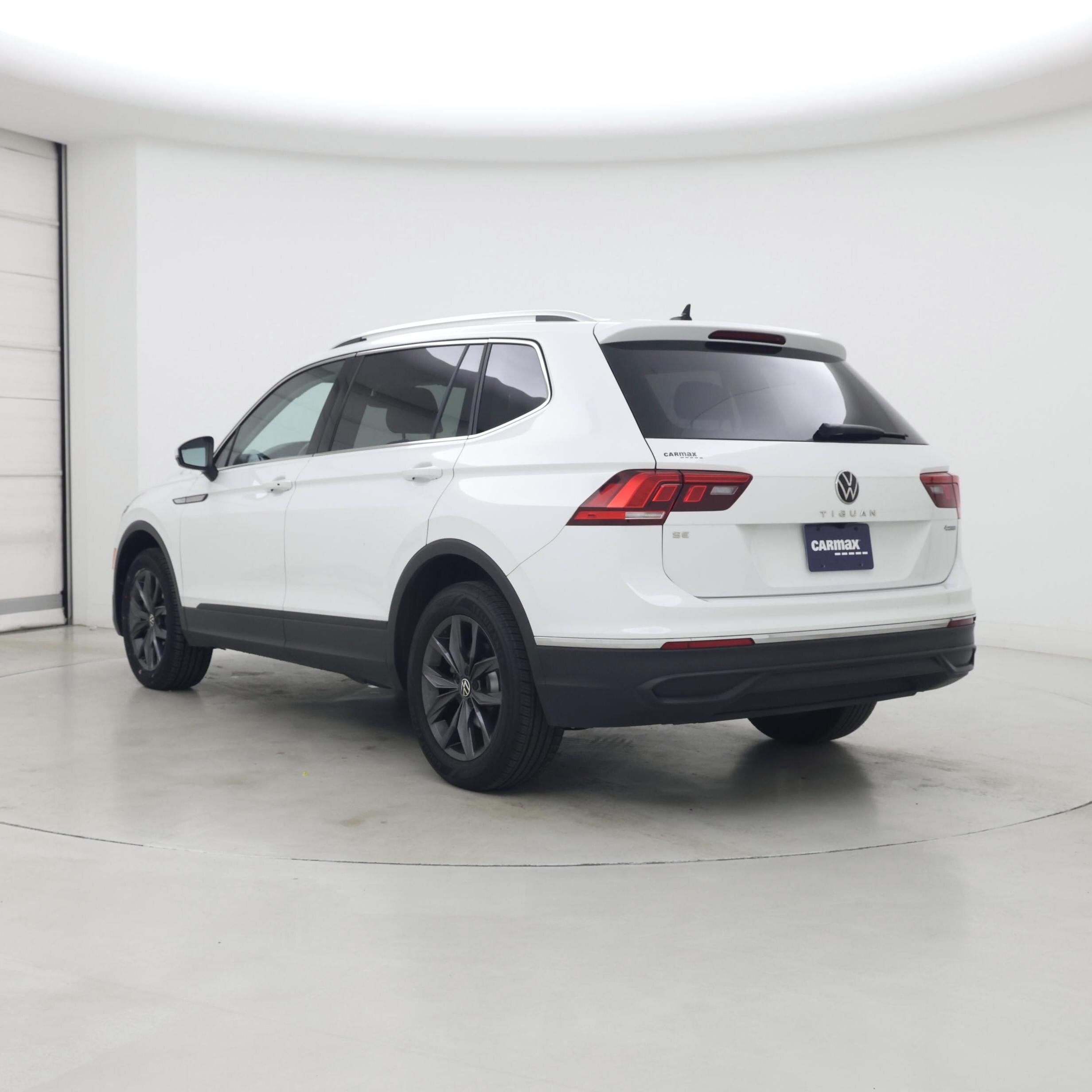 Thumbnail: 2022 Volkswagen Tiguan - 2