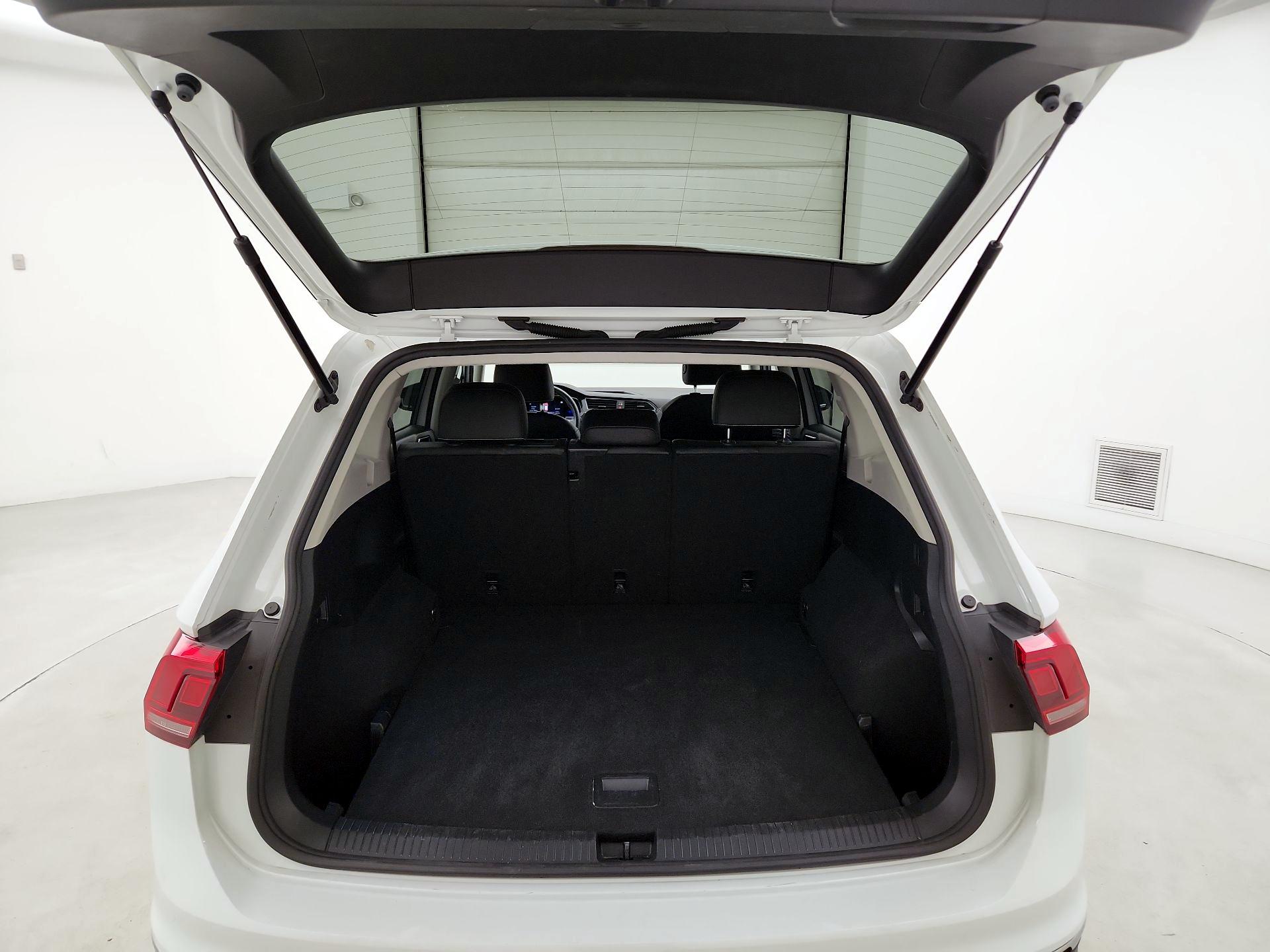 Thumbnail: 2022 Volkswagen Tiguan - 20