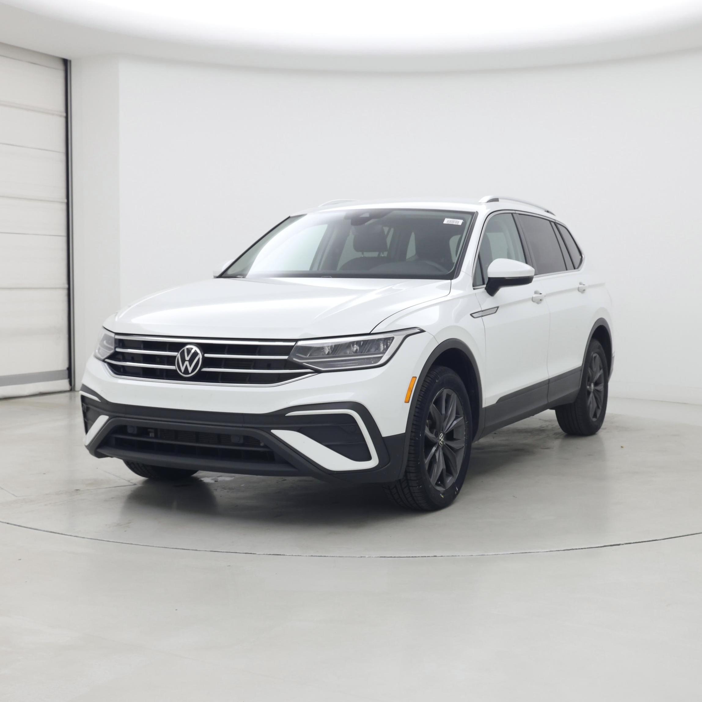 Thumbnail: 2022 Volkswagen Tiguan - 4