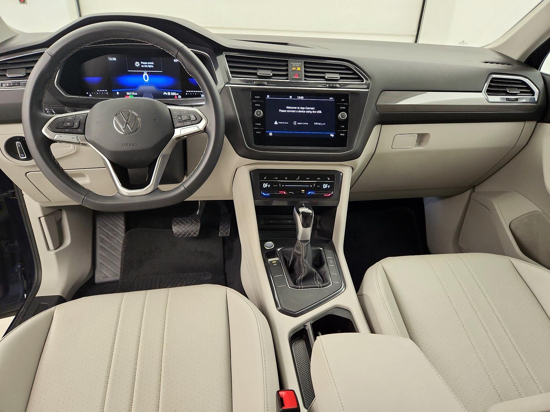 Thumbnail: 2023 Volkswagen Tiguan - 9