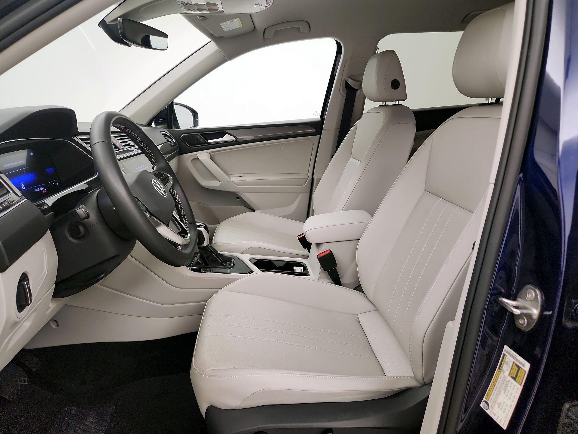 Thumbnail: 2023 Volkswagen Tiguan - 11