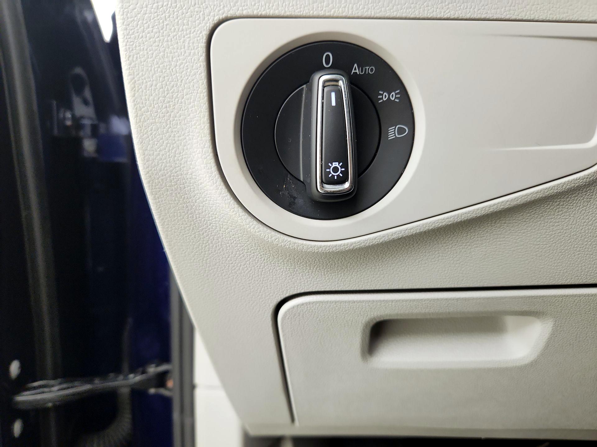 Thumbnail: 2023 Volkswagen Tiguan - 13