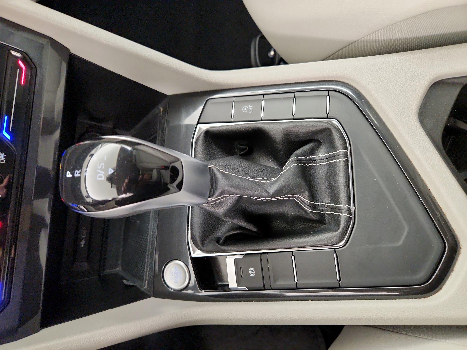 Thumbnail: 2023 Volkswagen Tiguan - 17