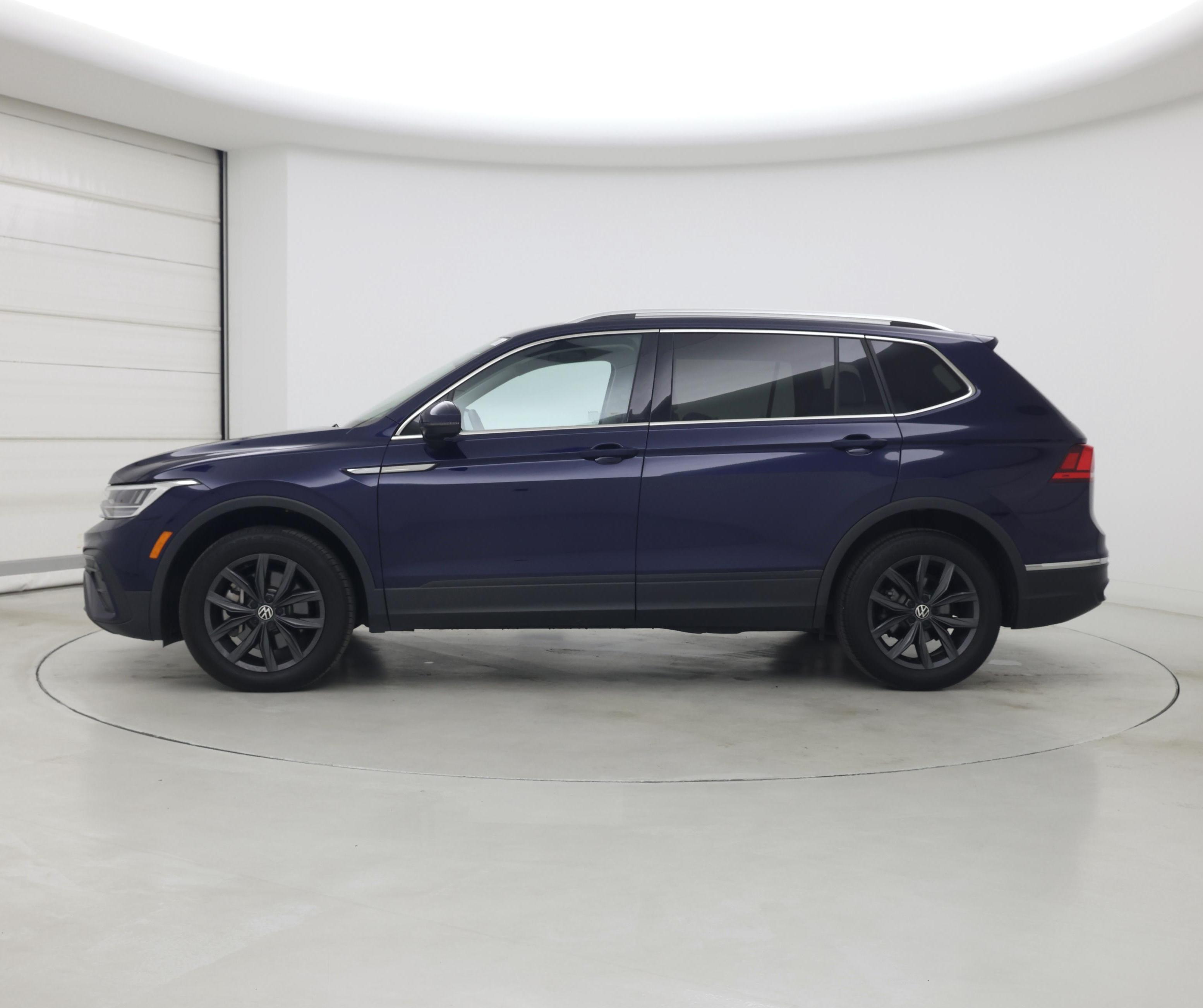 Thumbnail: 2023 Volkswagen Tiguan - 3