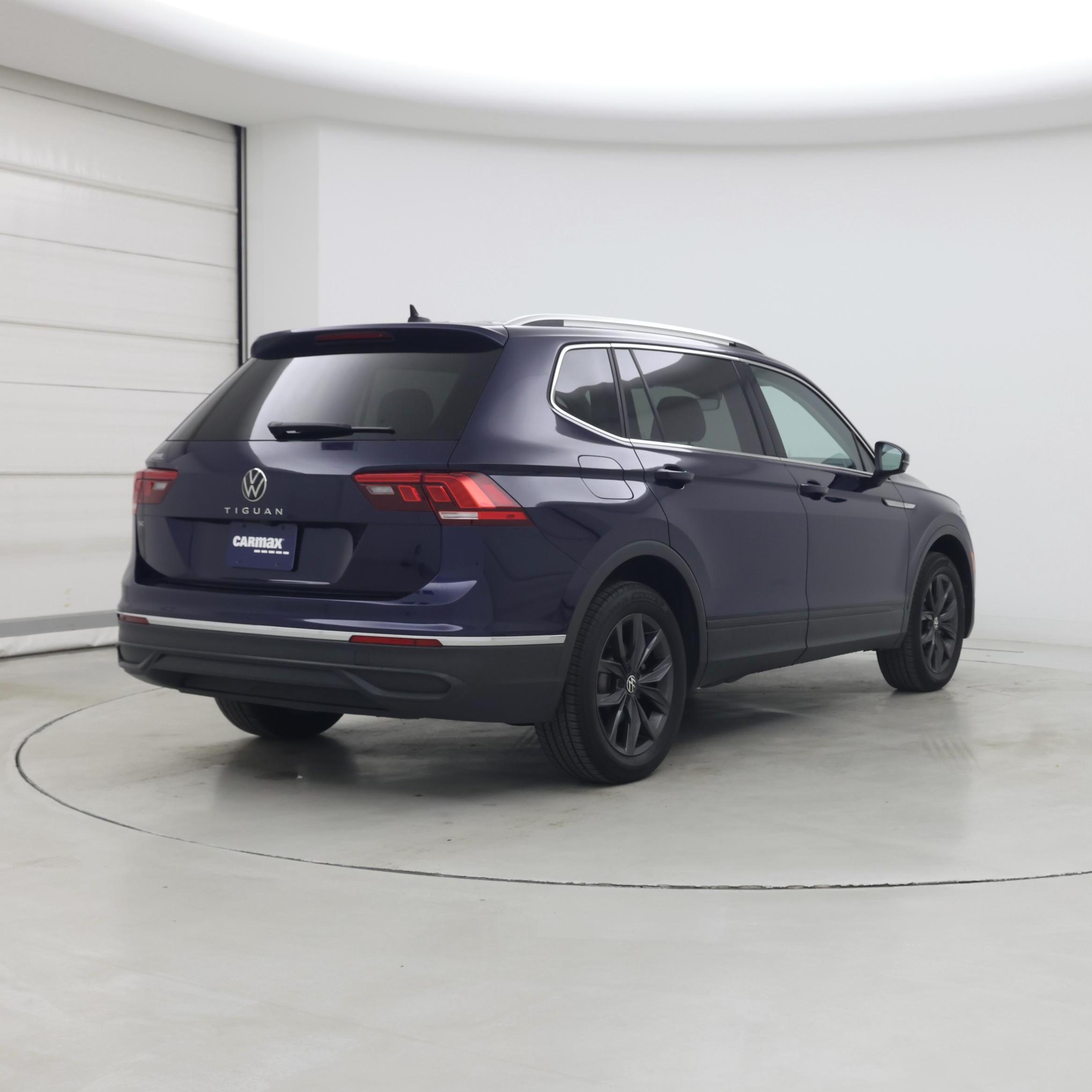 Thumbnail: 2023 Volkswagen Tiguan - 8