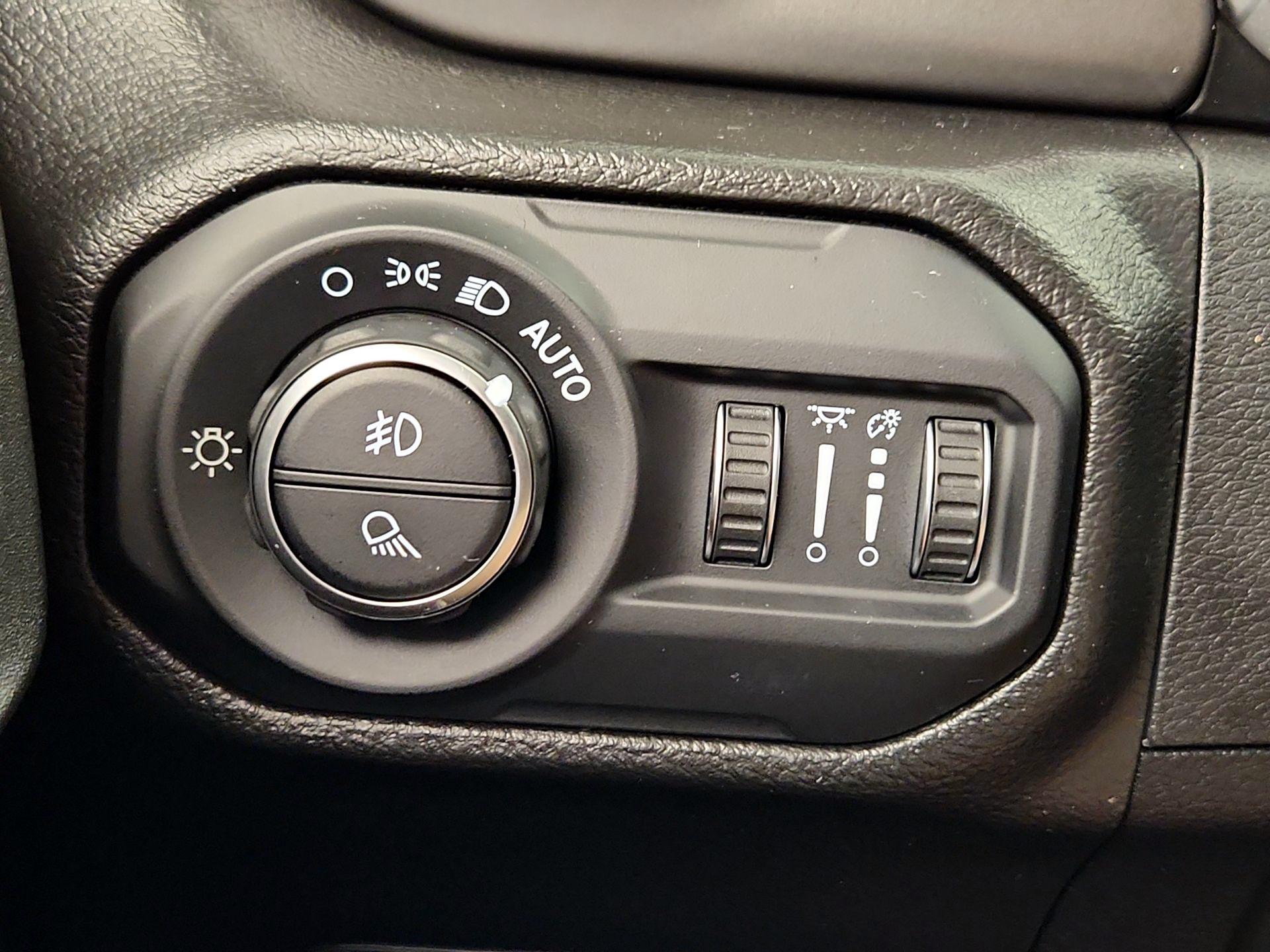 Thumbnail: 2022 Jeep Gladiator - 13