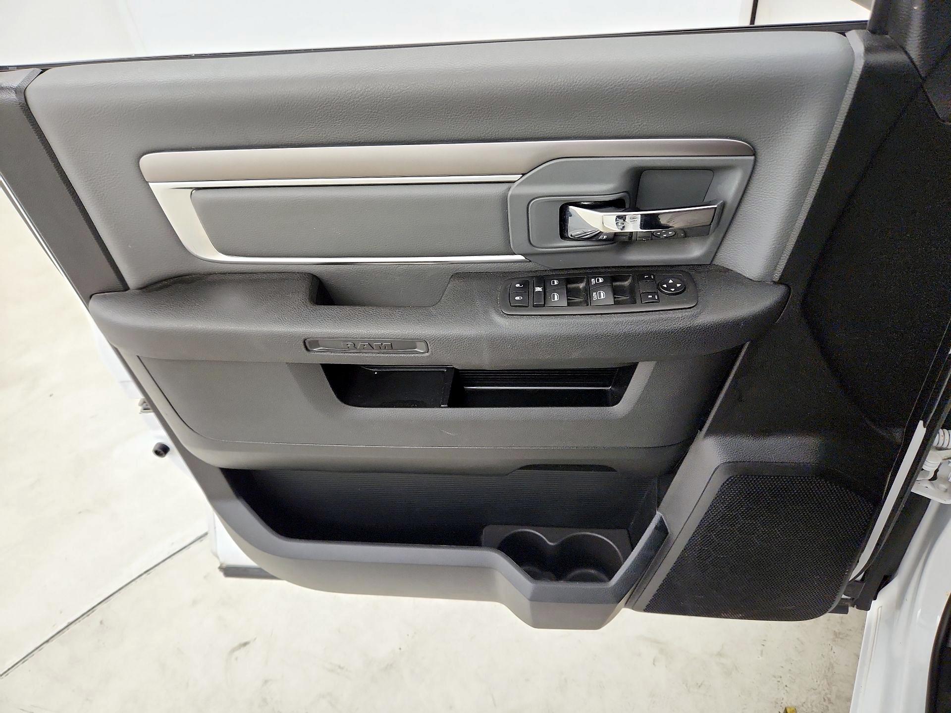 Thumbnail: 2023 RAM 1500 Classic - 12