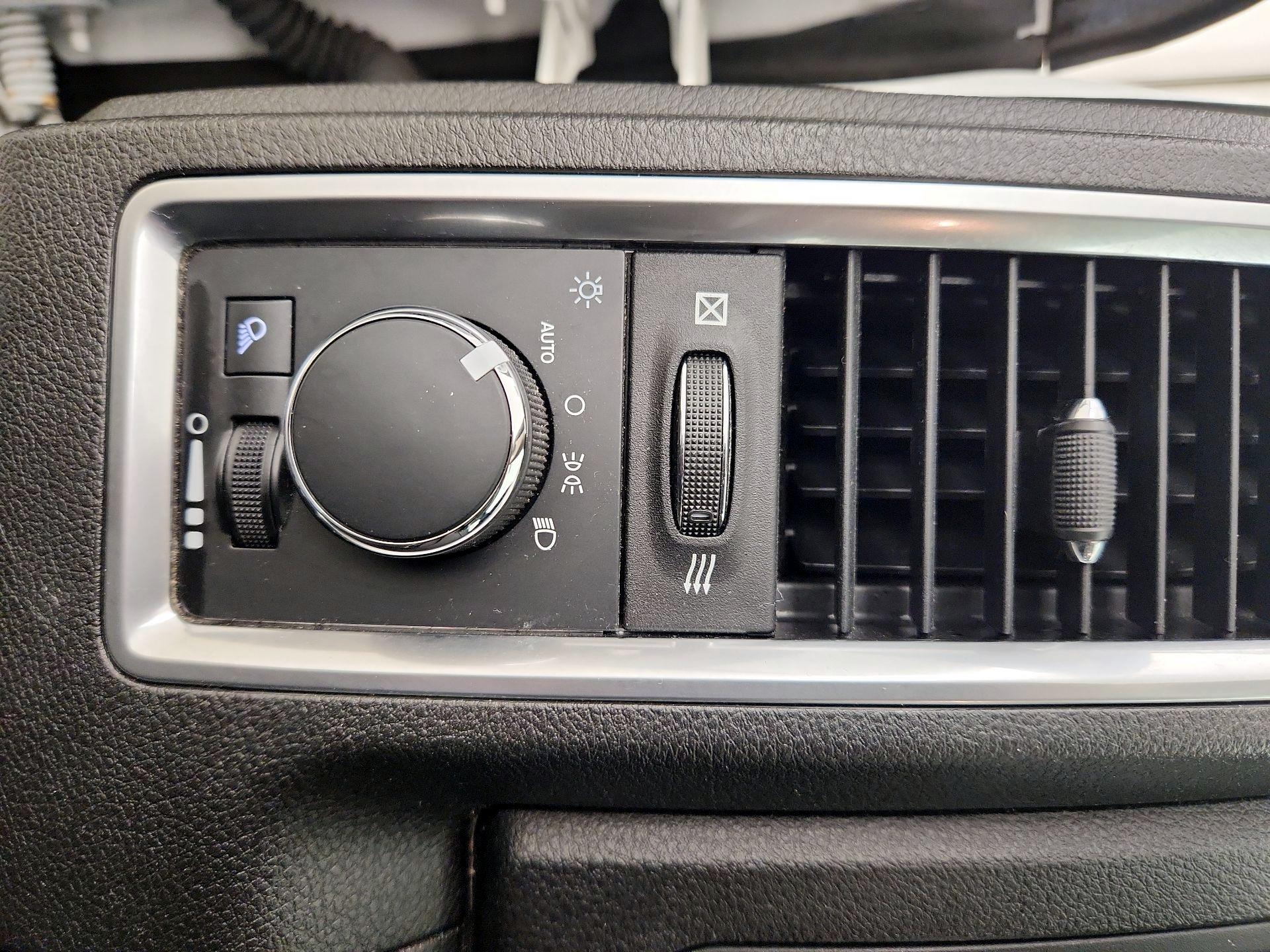 Thumbnail: 2023 RAM 1500 Classic - 13