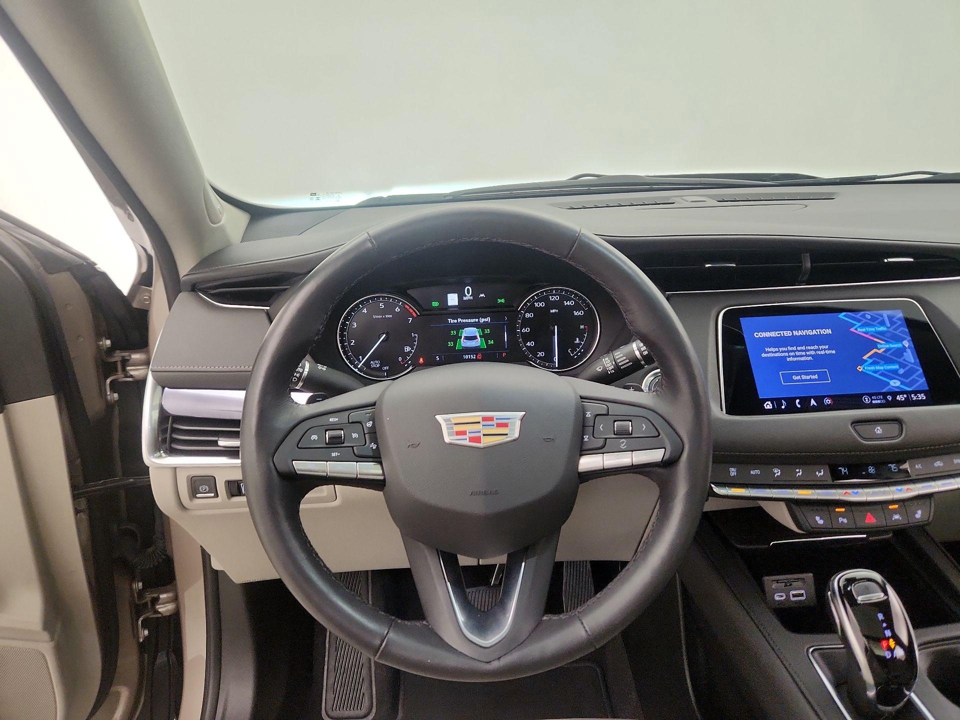 Thumbnail: 2023 Cadillac XT4 - 10