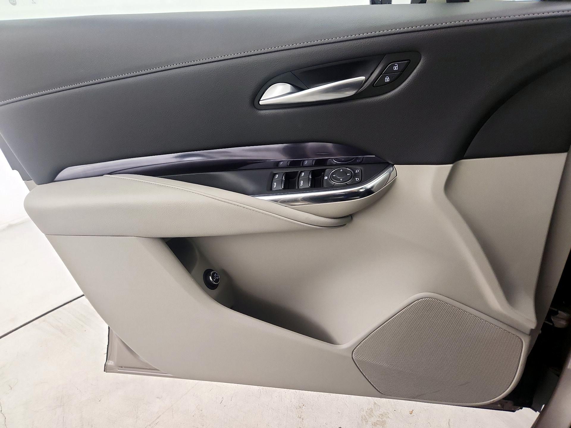 Thumbnail: 2023 Cadillac XT4 - 12