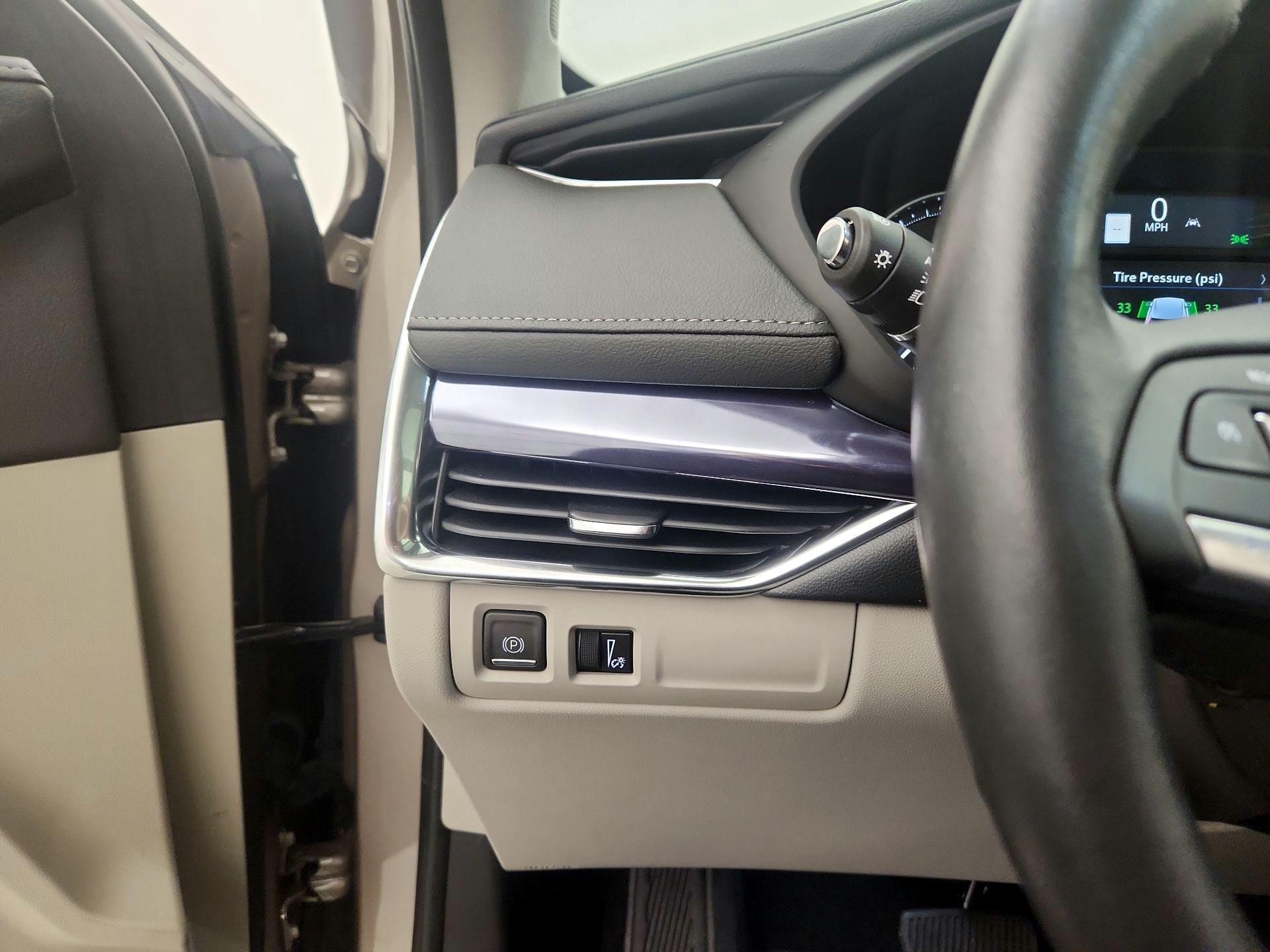 Thumbnail: 2023 Cadillac XT4 - 13