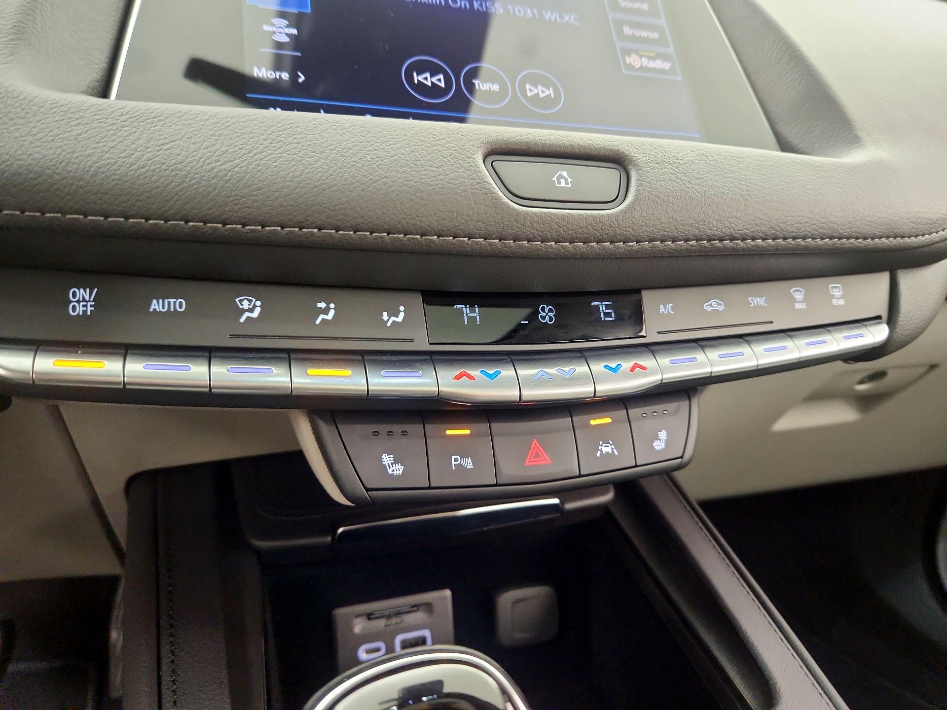 Thumbnail: 2023 Cadillac XT4 - 17