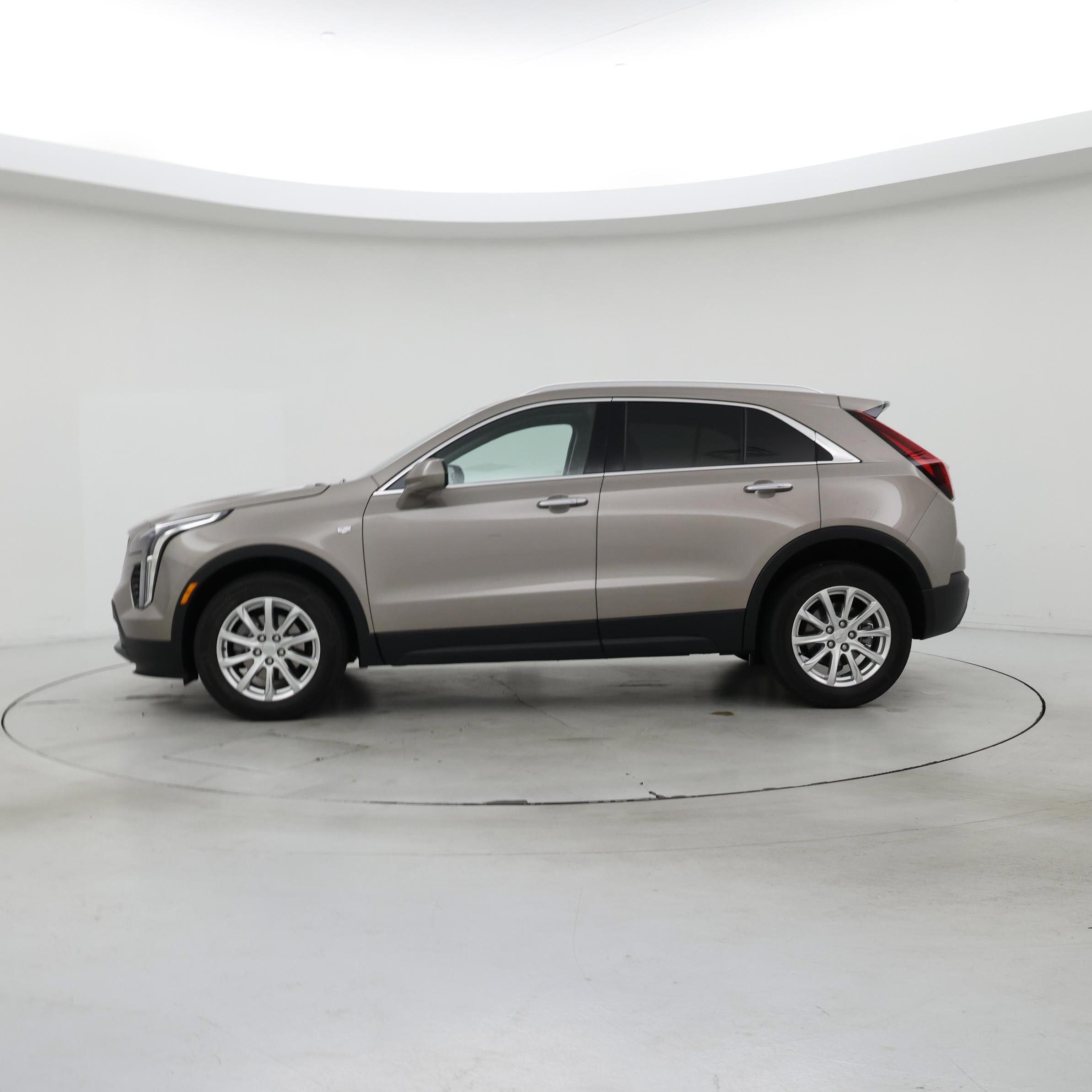 Thumbnail: 2023 Cadillac XT4 - 3