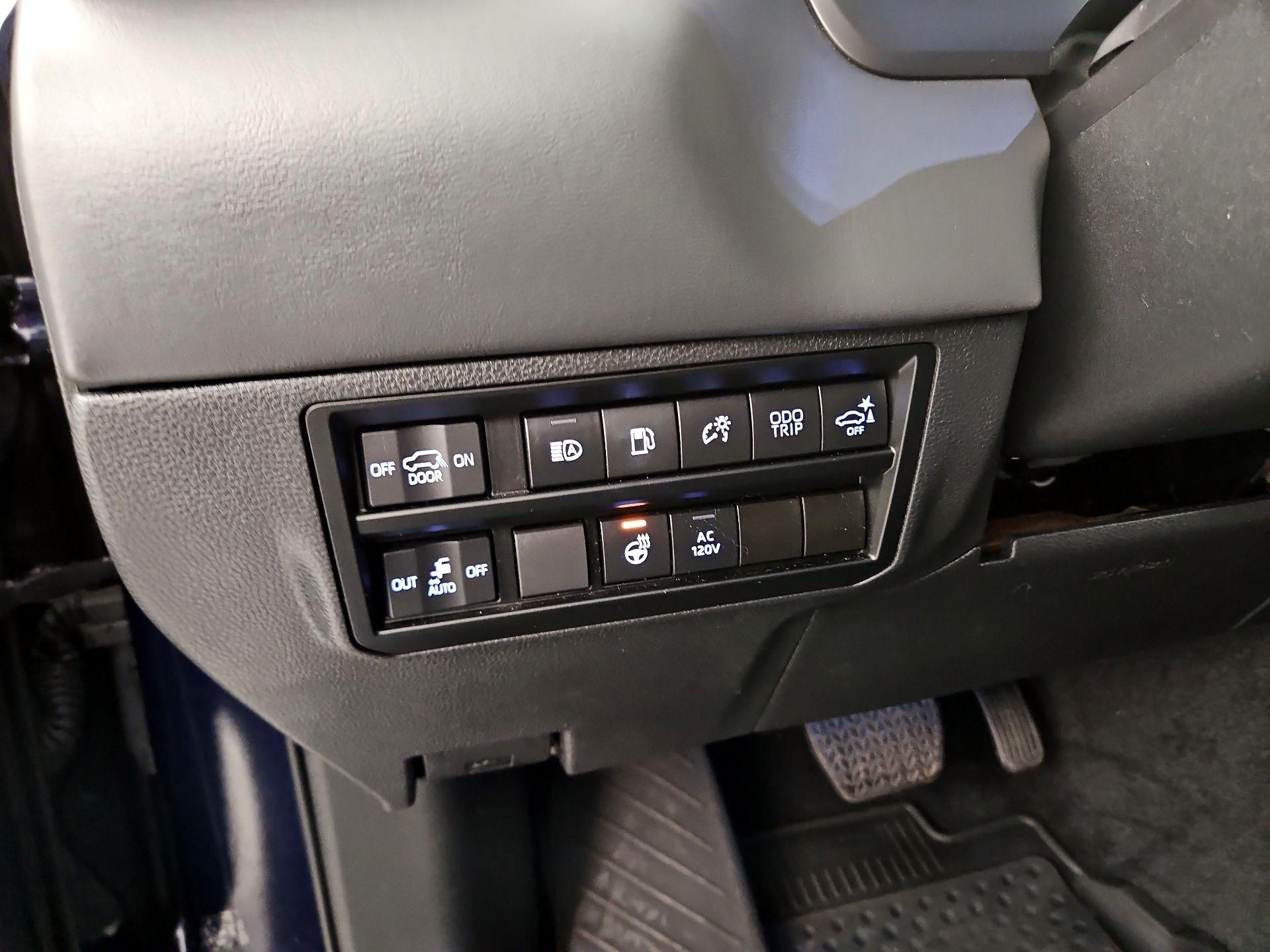 Thumbnail: 2023 Toyota Sequoia - 13