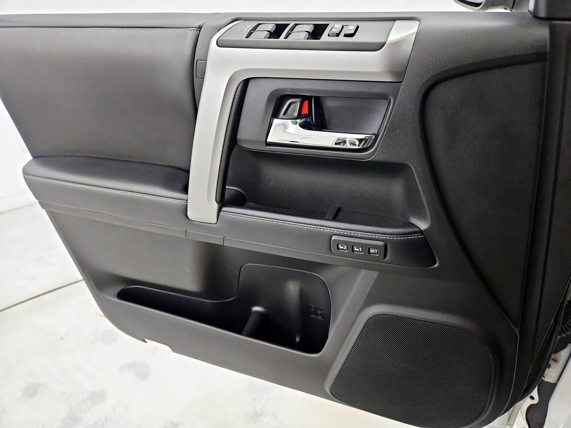 Thumbnail: 2019 Toyota 4Runner - 12