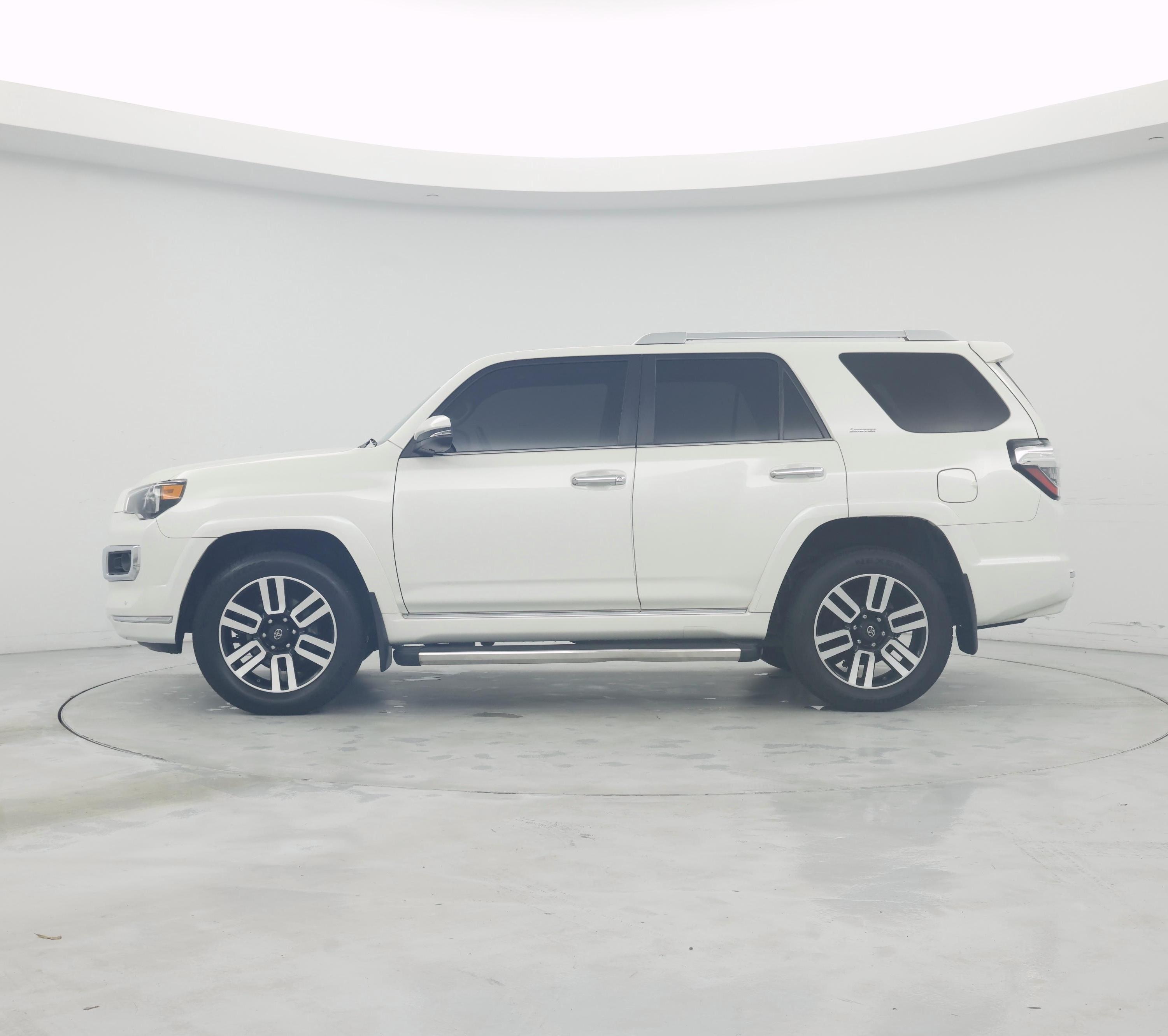 Thumbnail: 2019 Toyota 4Runner - 3