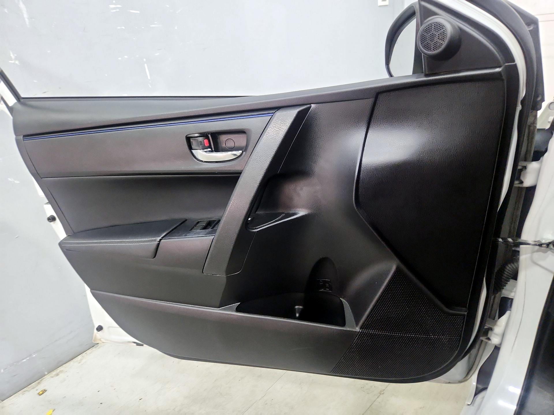 Thumbnail: 2017 Toyota Corolla - 12