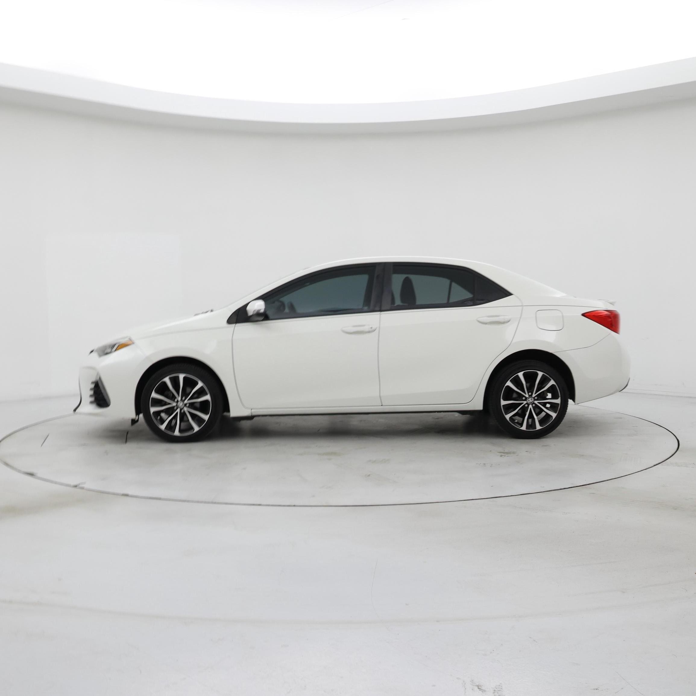 Thumbnail: 2017 Toyota Corolla - 3