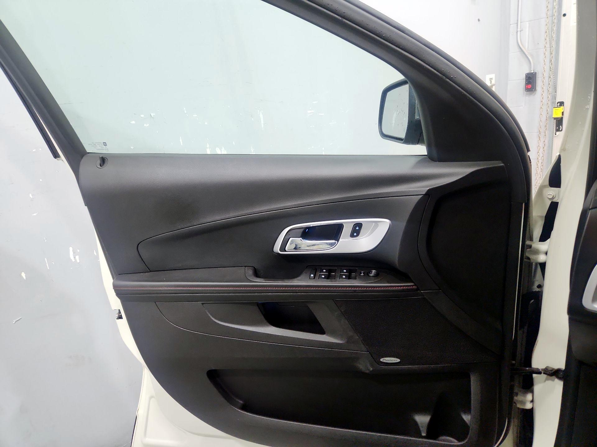 Thumbnail: 2015 Chevrolet Equinox - 12