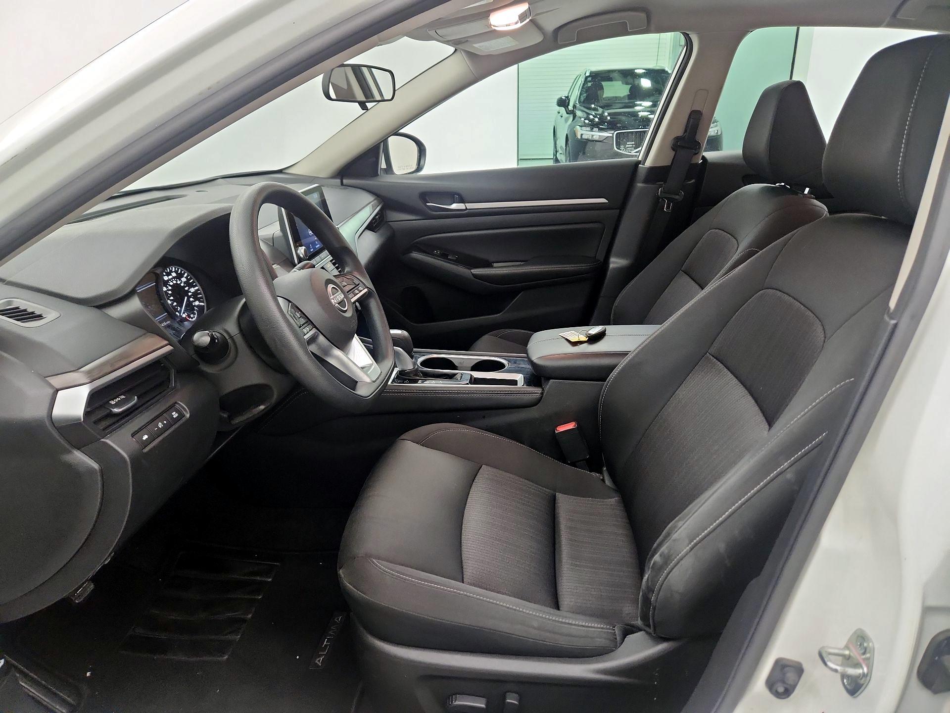 Thumbnail: 2023 Nissan Altima - 9