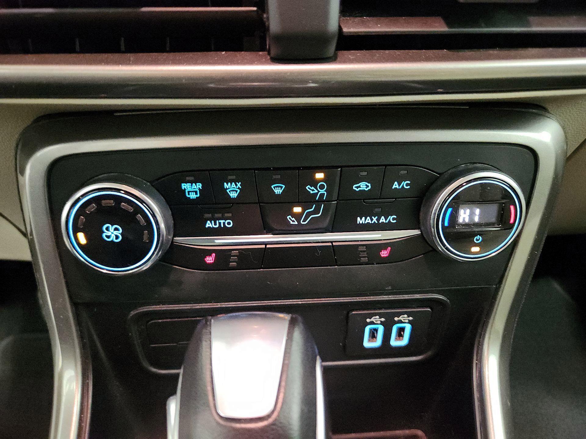 Thumbnail: 2021 Ford EcoSport - 17