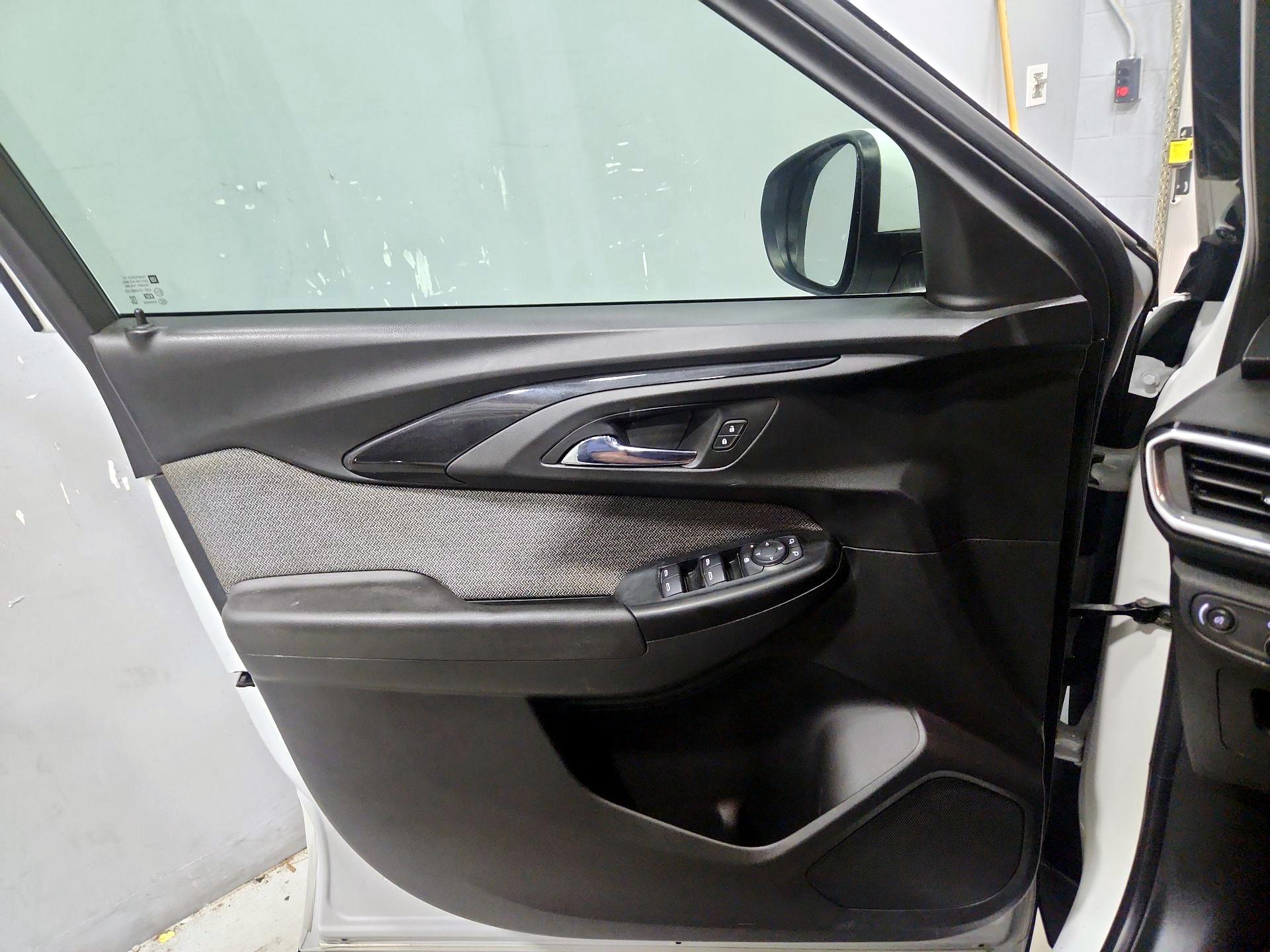 Thumbnail: 2021 Chevrolet TrailBlazer - 12