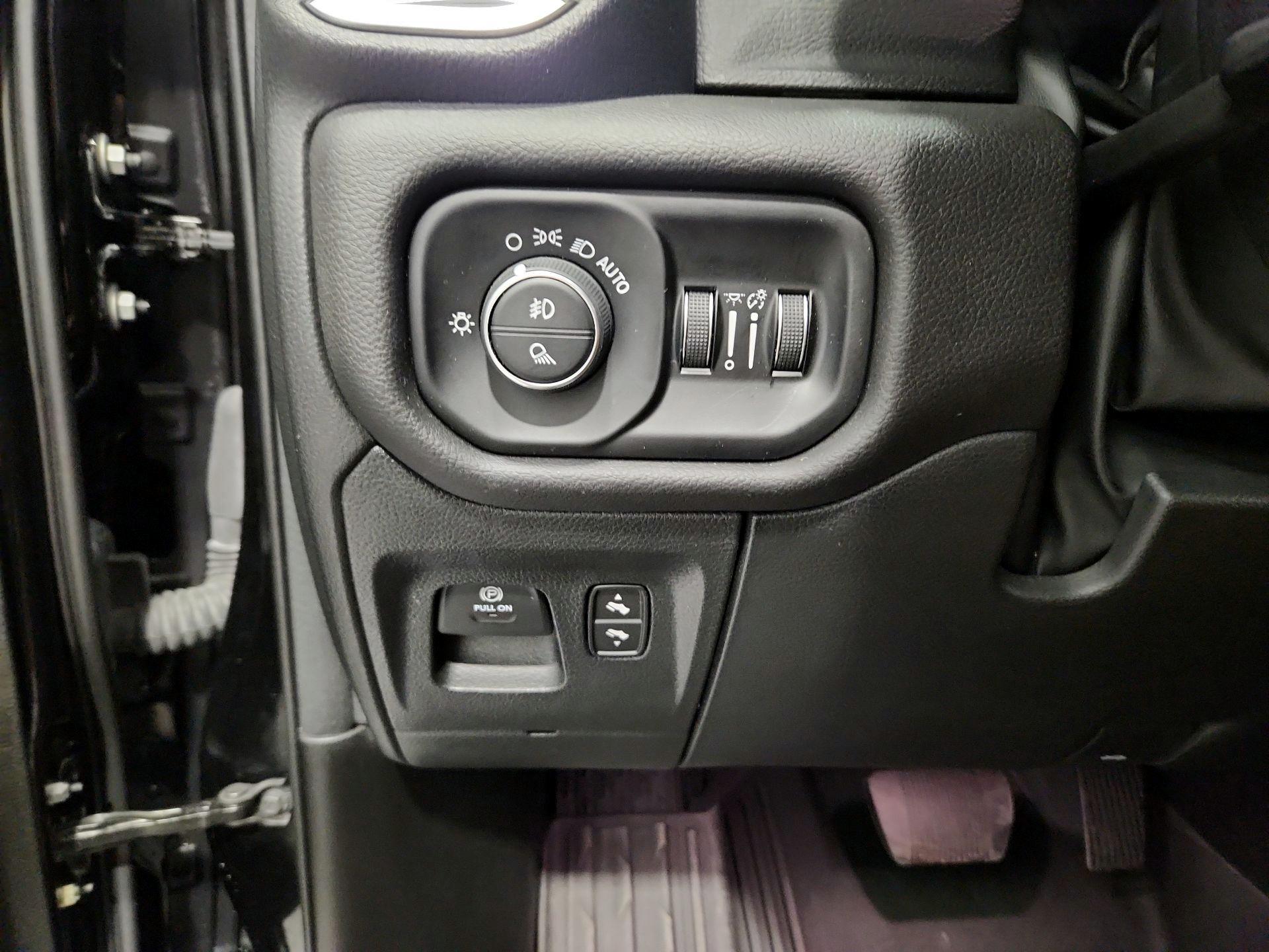 Thumbnail: 2025 RAM 1500 - 13