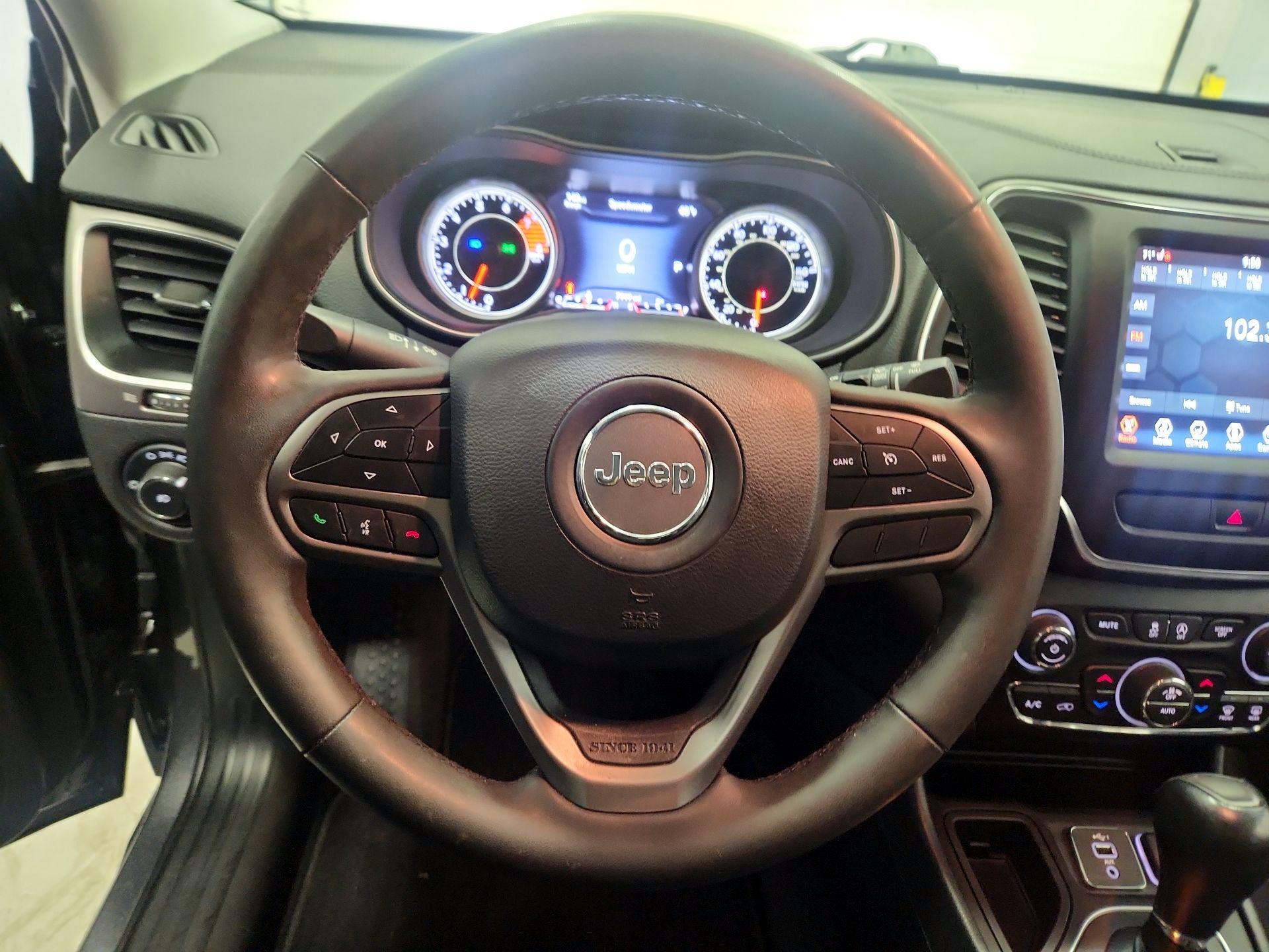 Thumbnail: 2022 Jeep Cherokee - 10