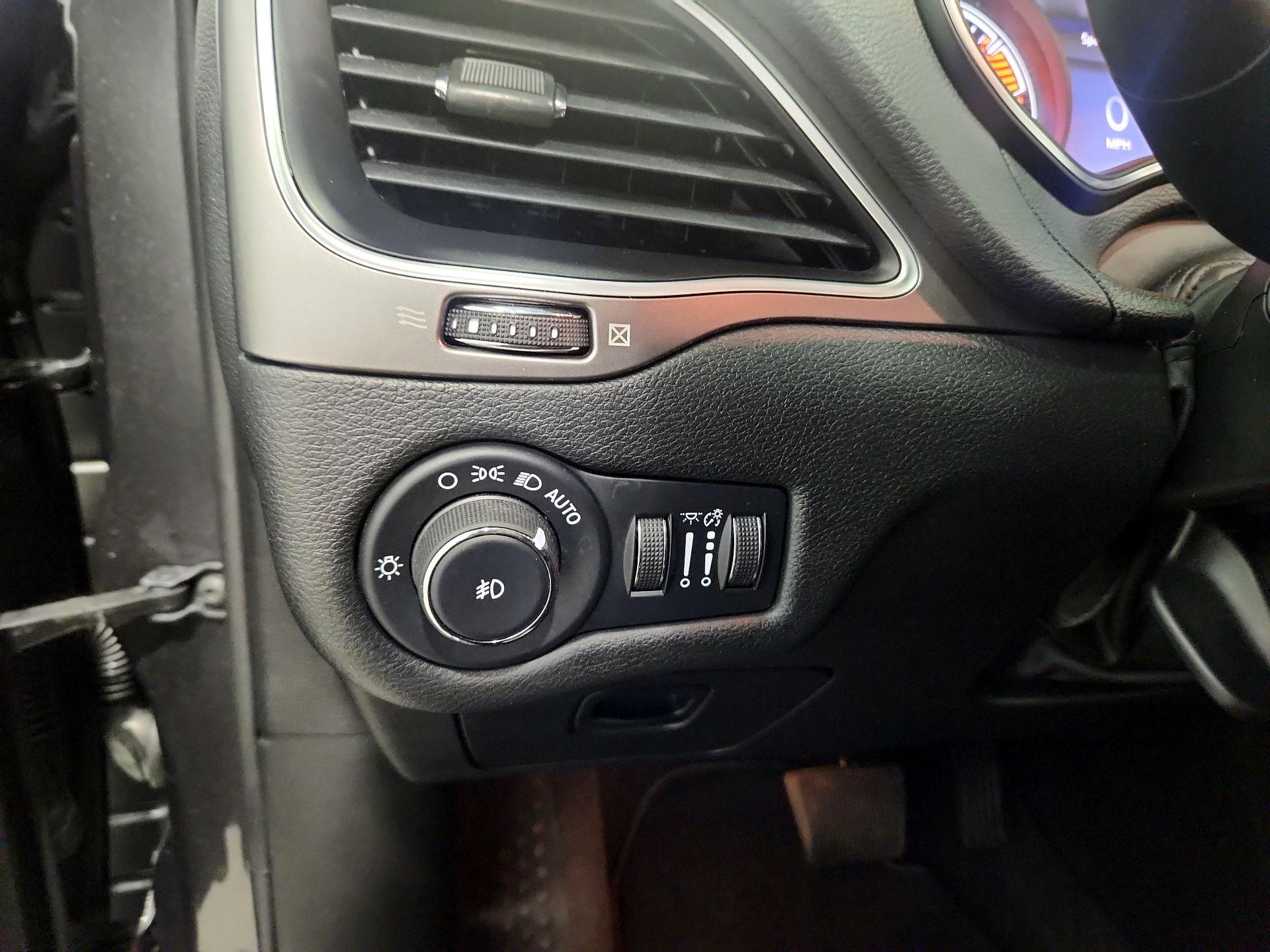 Thumbnail: 2022 Jeep Cherokee - 13