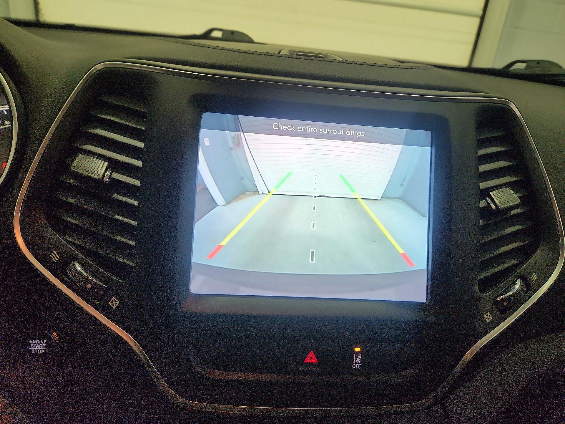 Thumbnail: 2022 Jeep Cherokee - 14