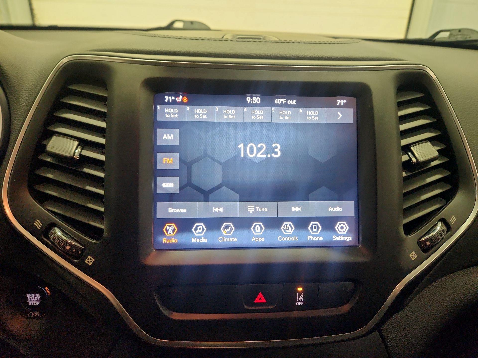 Thumbnail: 2022 Jeep Cherokee - 15