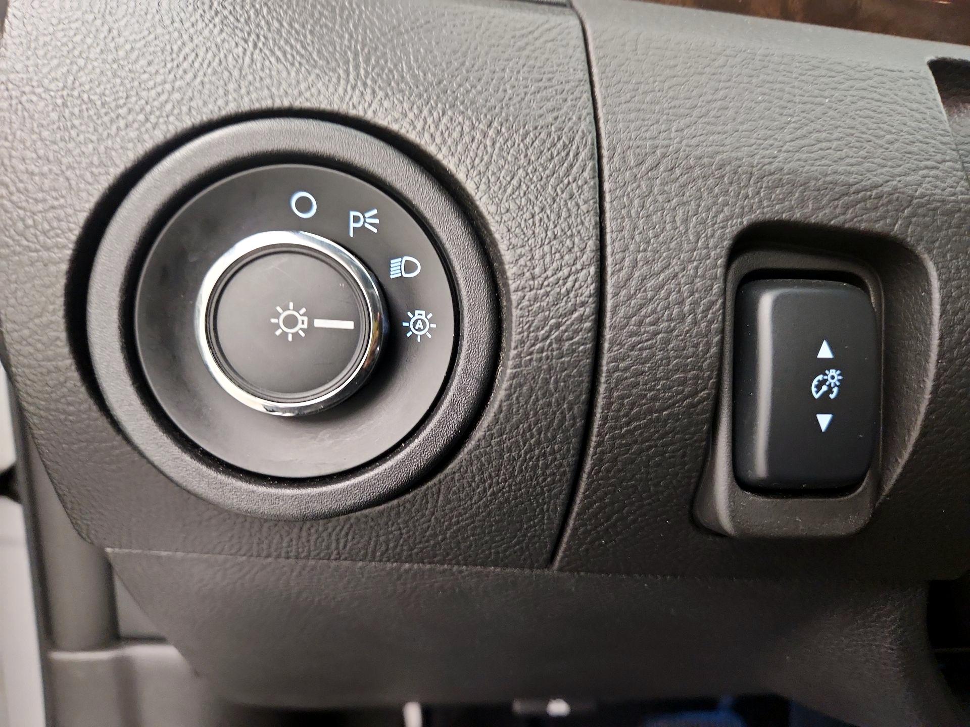 Thumbnail: 2015 Ford Taurus - 13