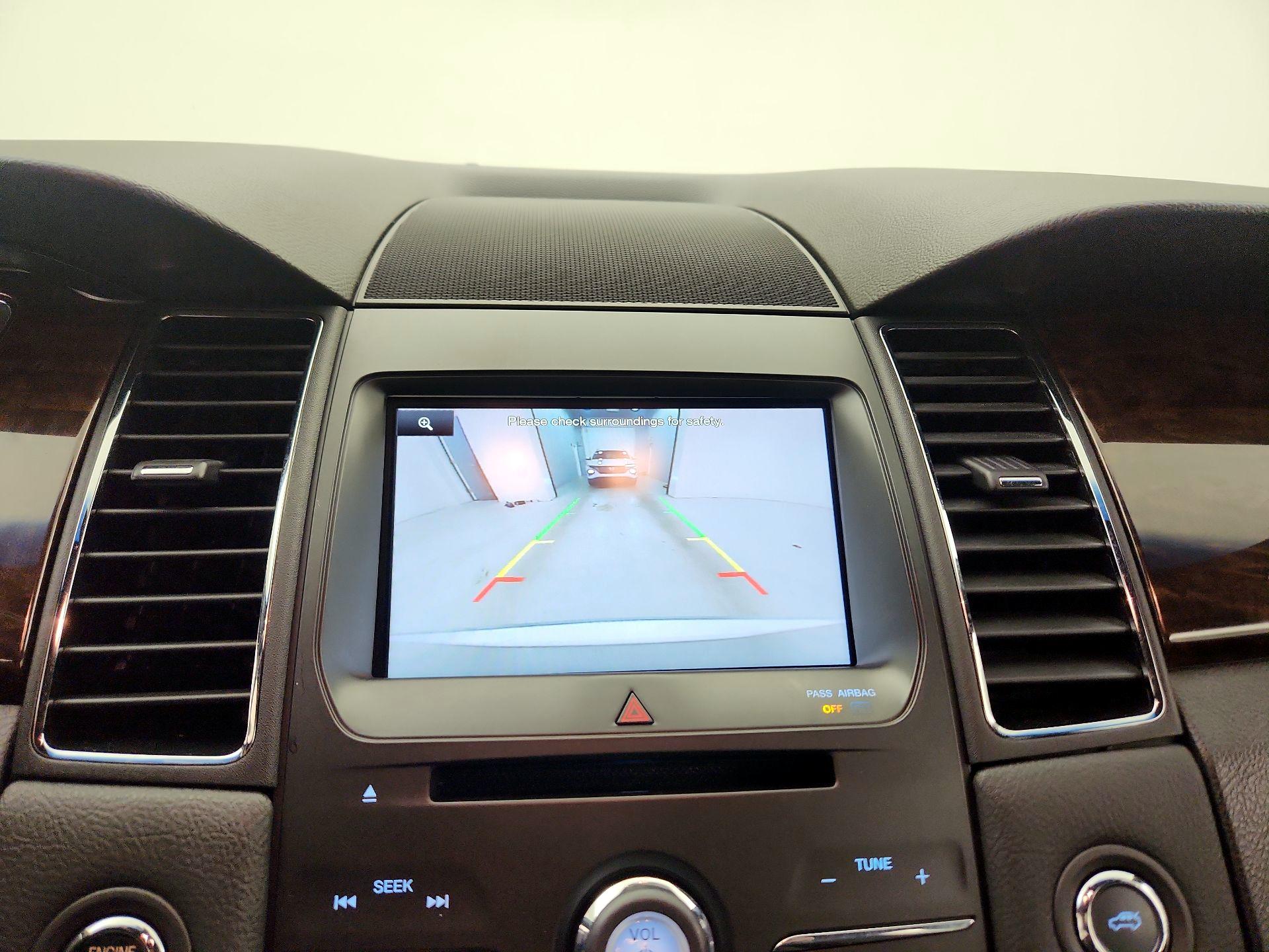 Thumbnail: 2015 Ford Taurus - 14