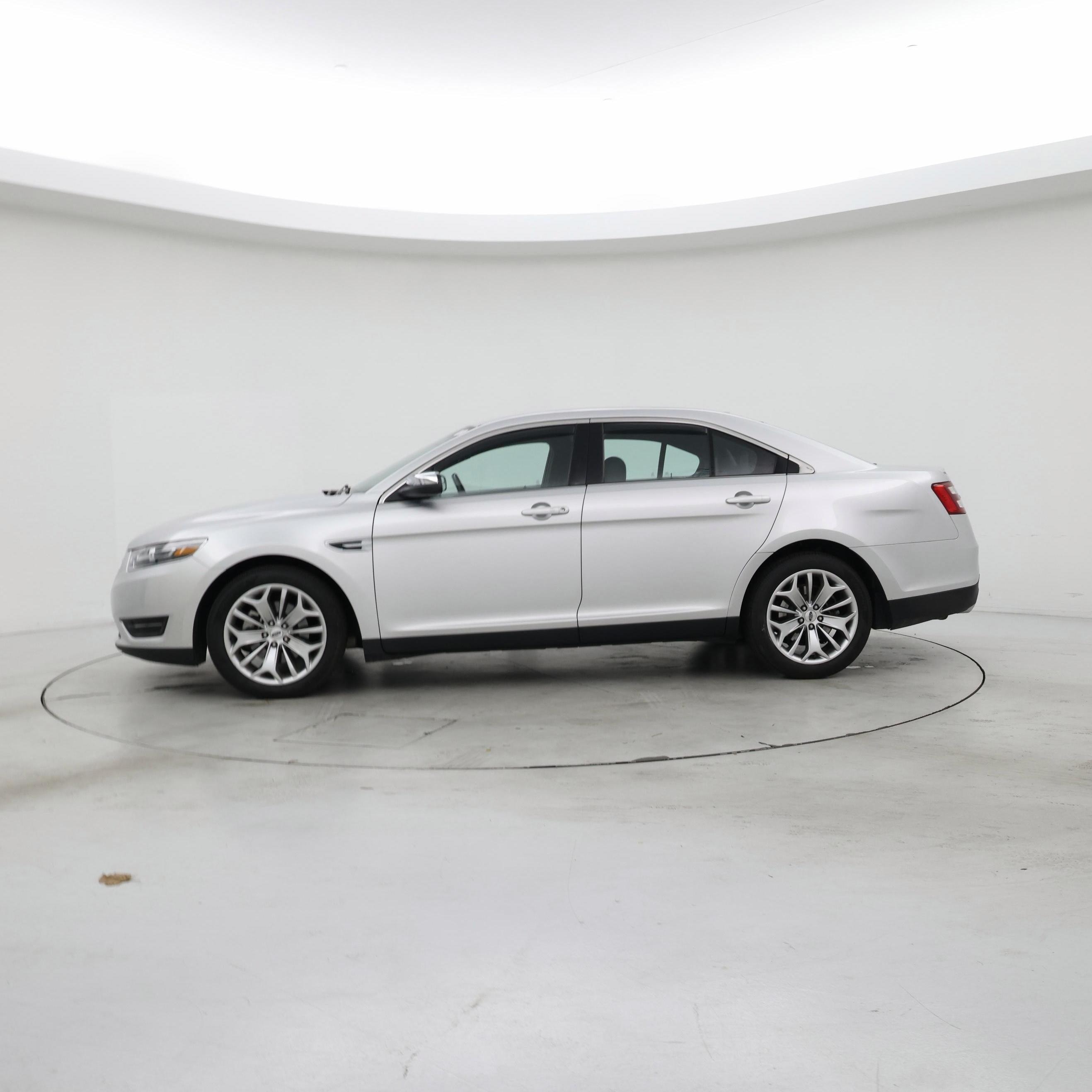 Thumbnail: 2015 Ford Taurus - 3