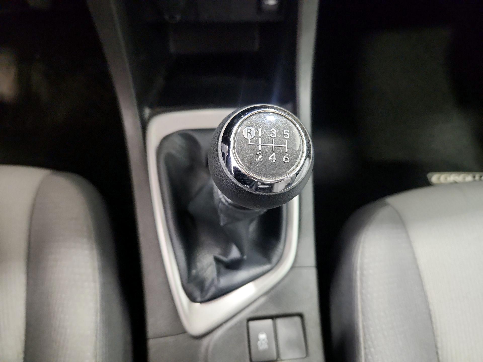 Thumbnail: 2014 Toyota Corolla - 16