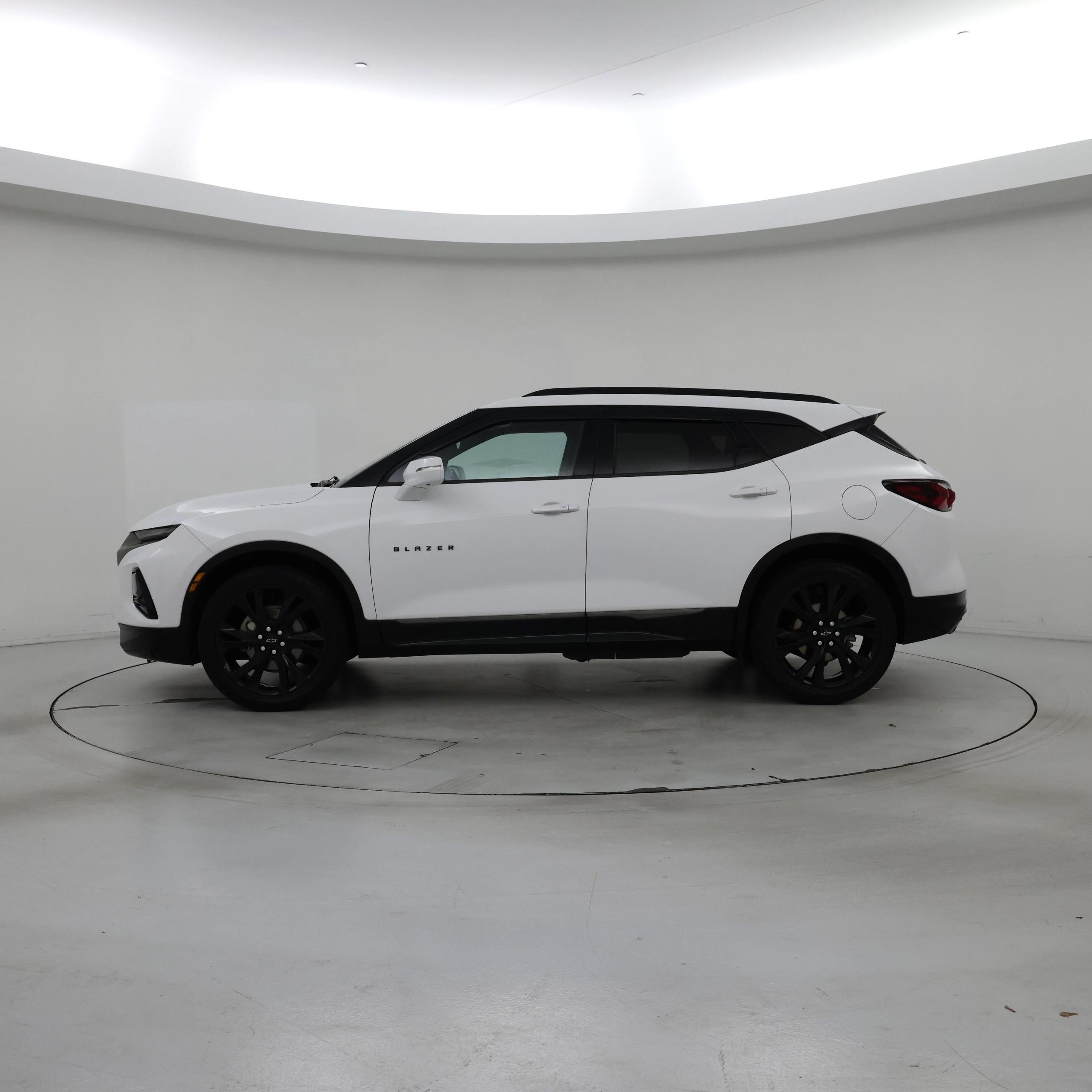 Thumbnail: 2019 Chevrolet Blazer - 3