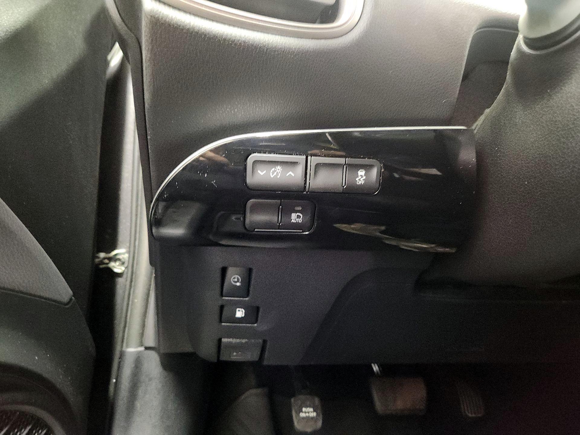 Thumbnail: 2021 Toyota Prius Prime - 13