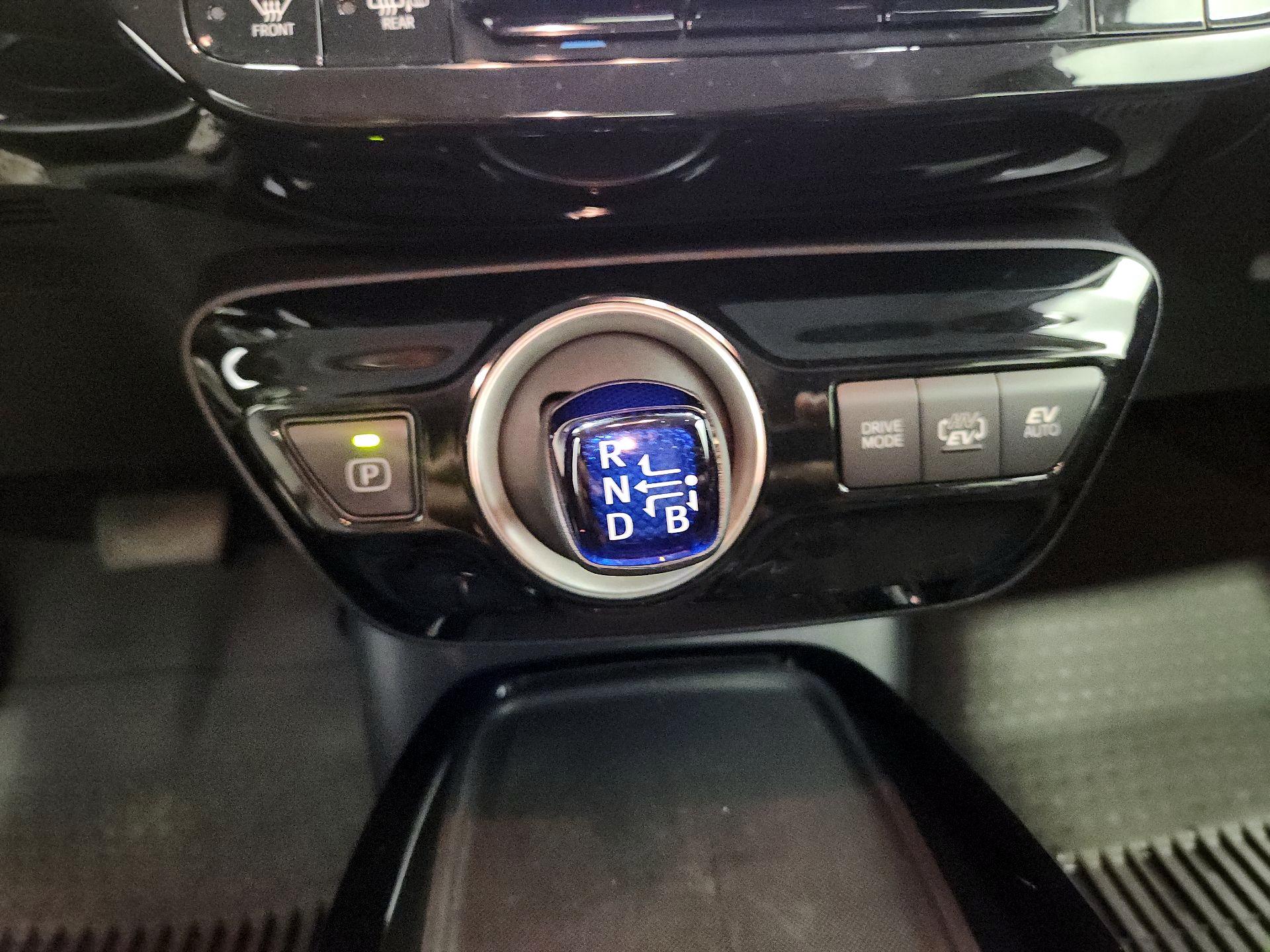 Thumbnail: 2021 Toyota Prius Prime - 17