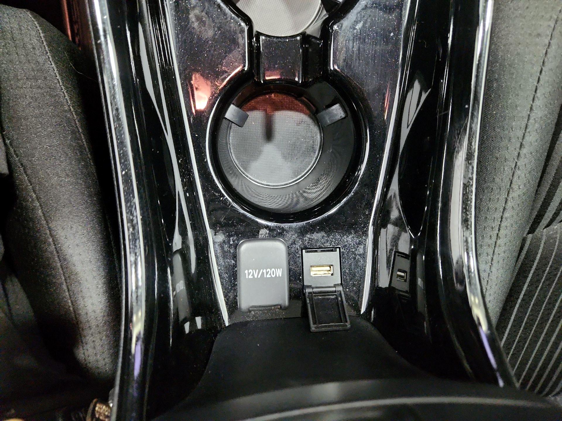 Thumbnail: 2021 Toyota Prius Prime - 18