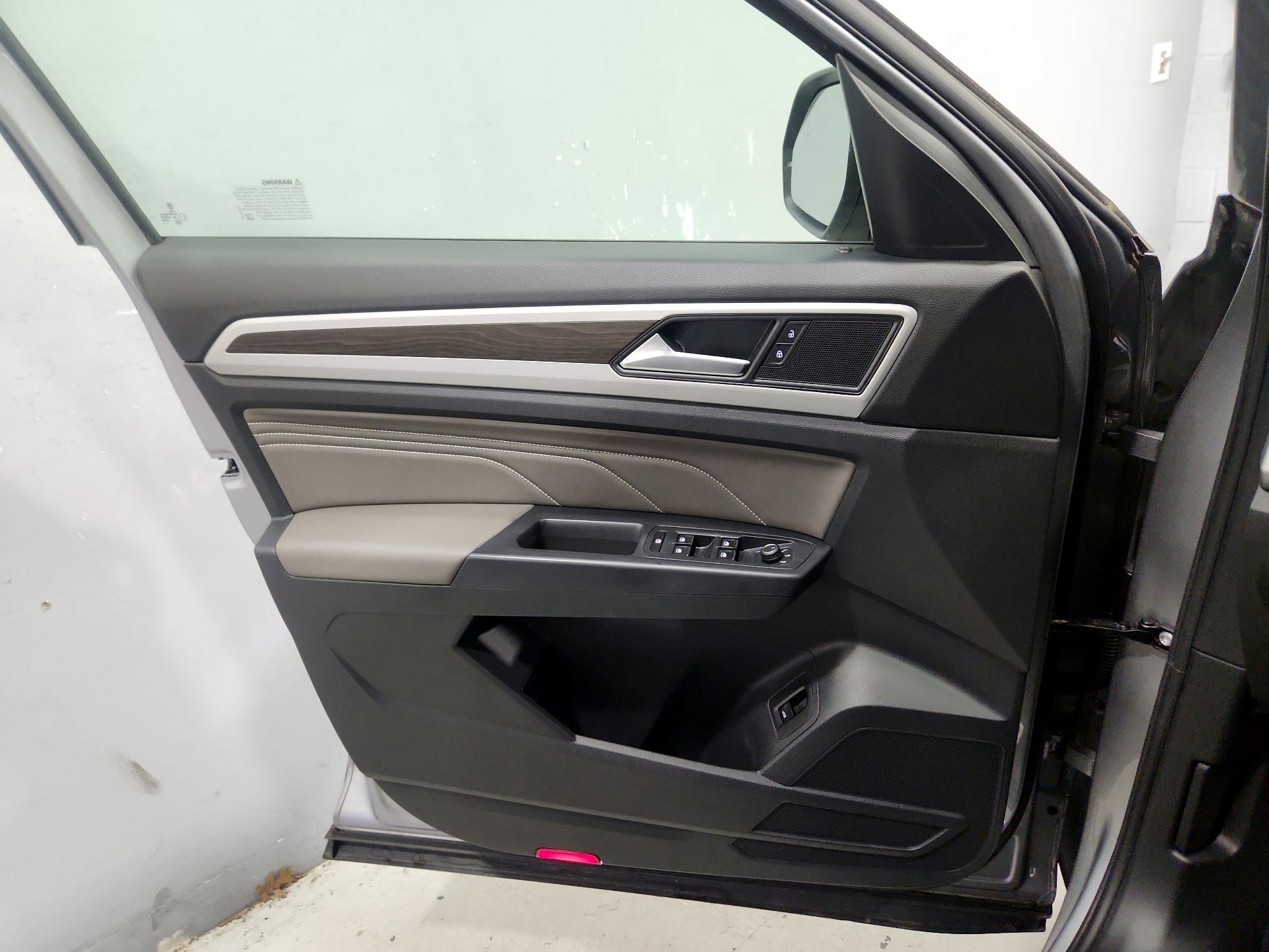 Thumbnail: 2021 Volkswagen Atlas - 12