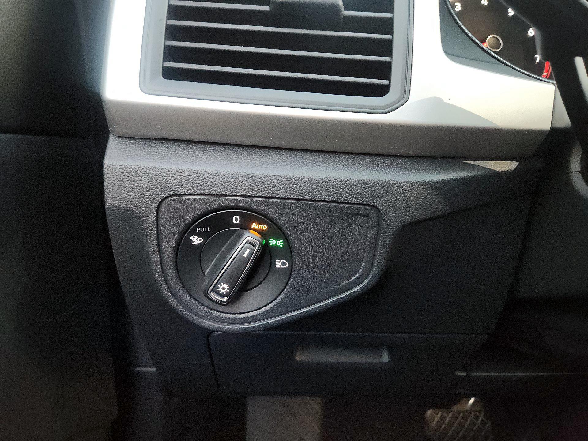 Thumbnail: 2021 Volkswagen Atlas - 13