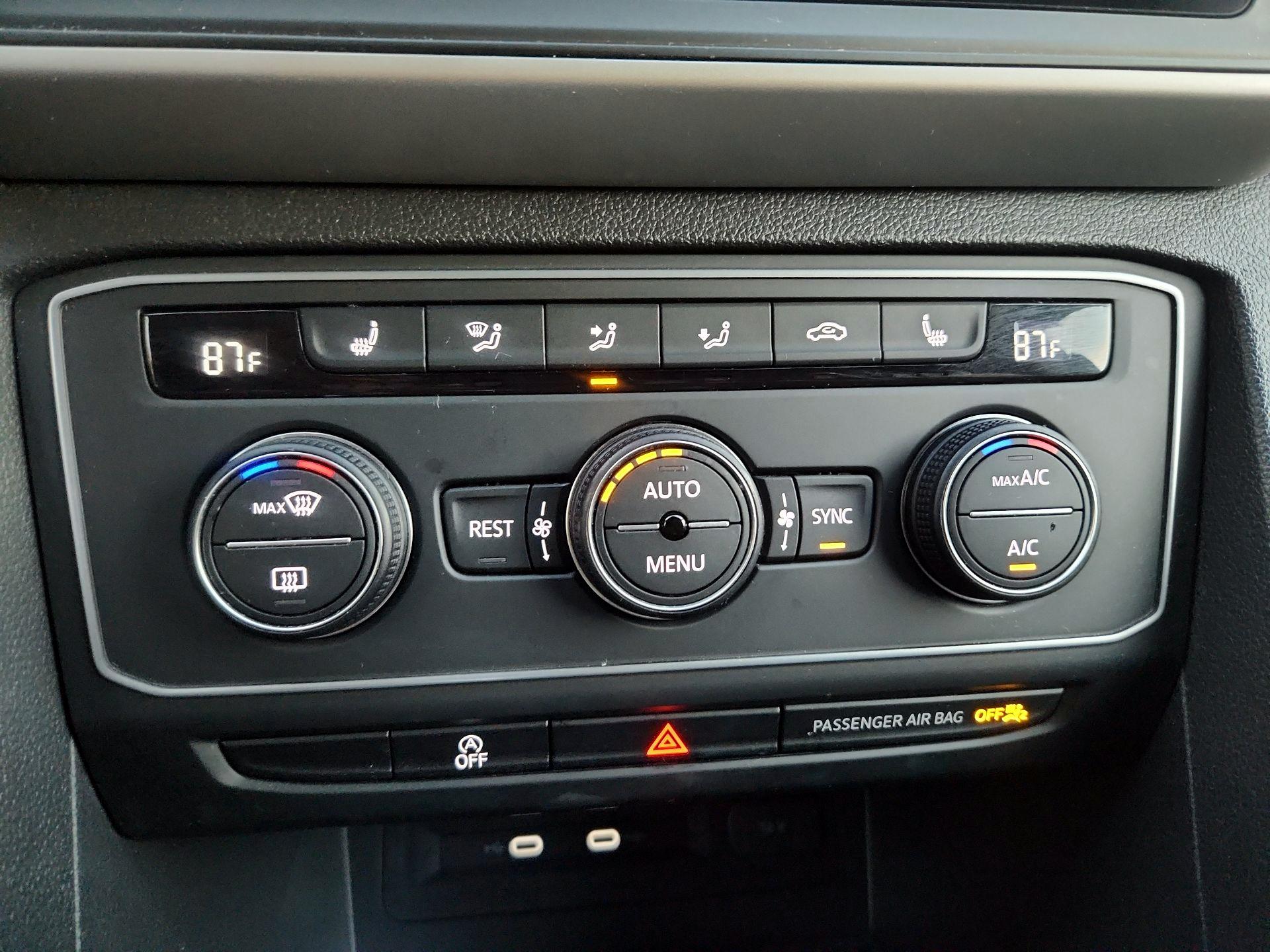 Thumbnail: 2021 Volkswagen Atlas - 16