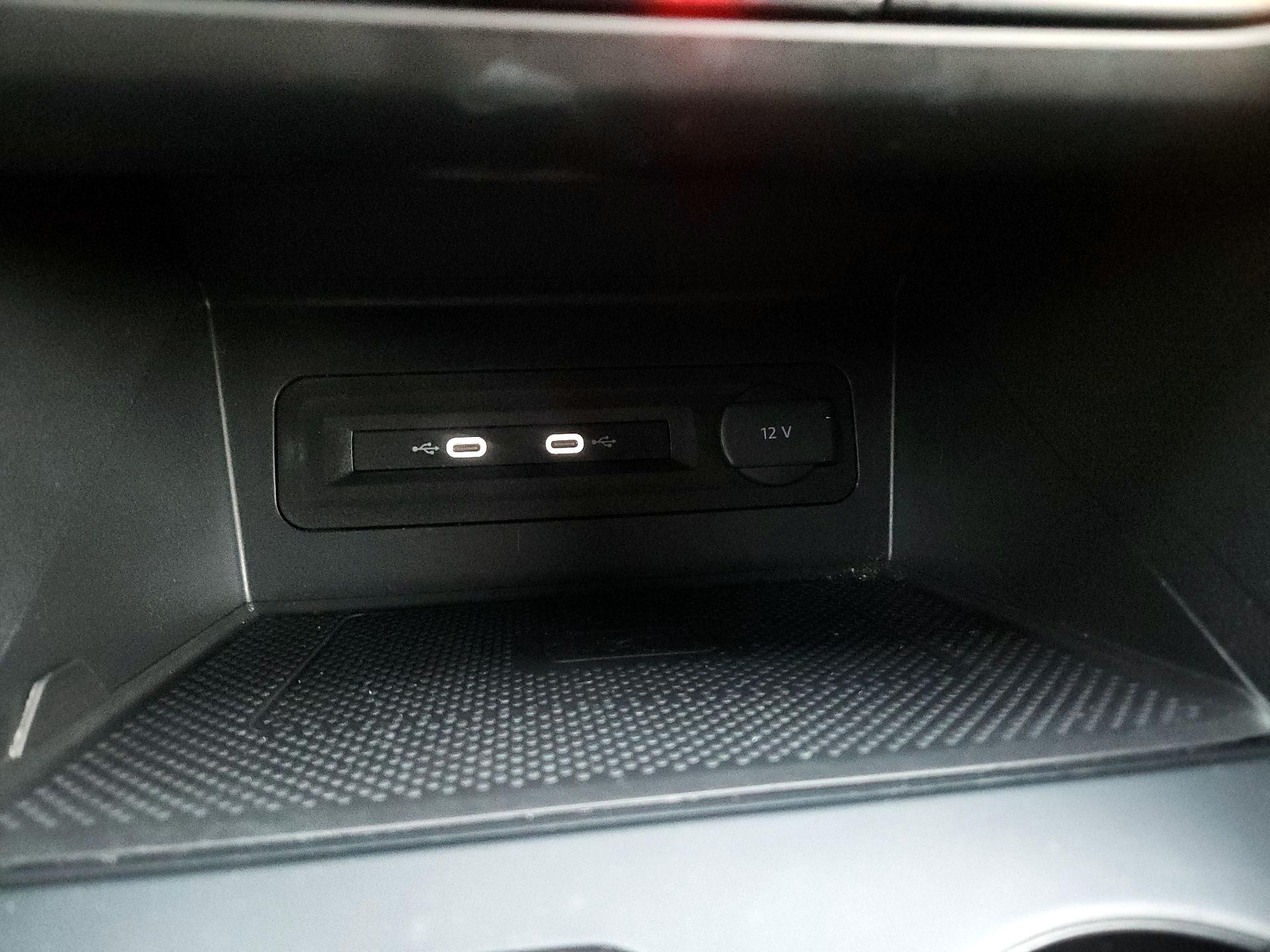 Thumbnail: 2021 Volkswagen Atlas - 18