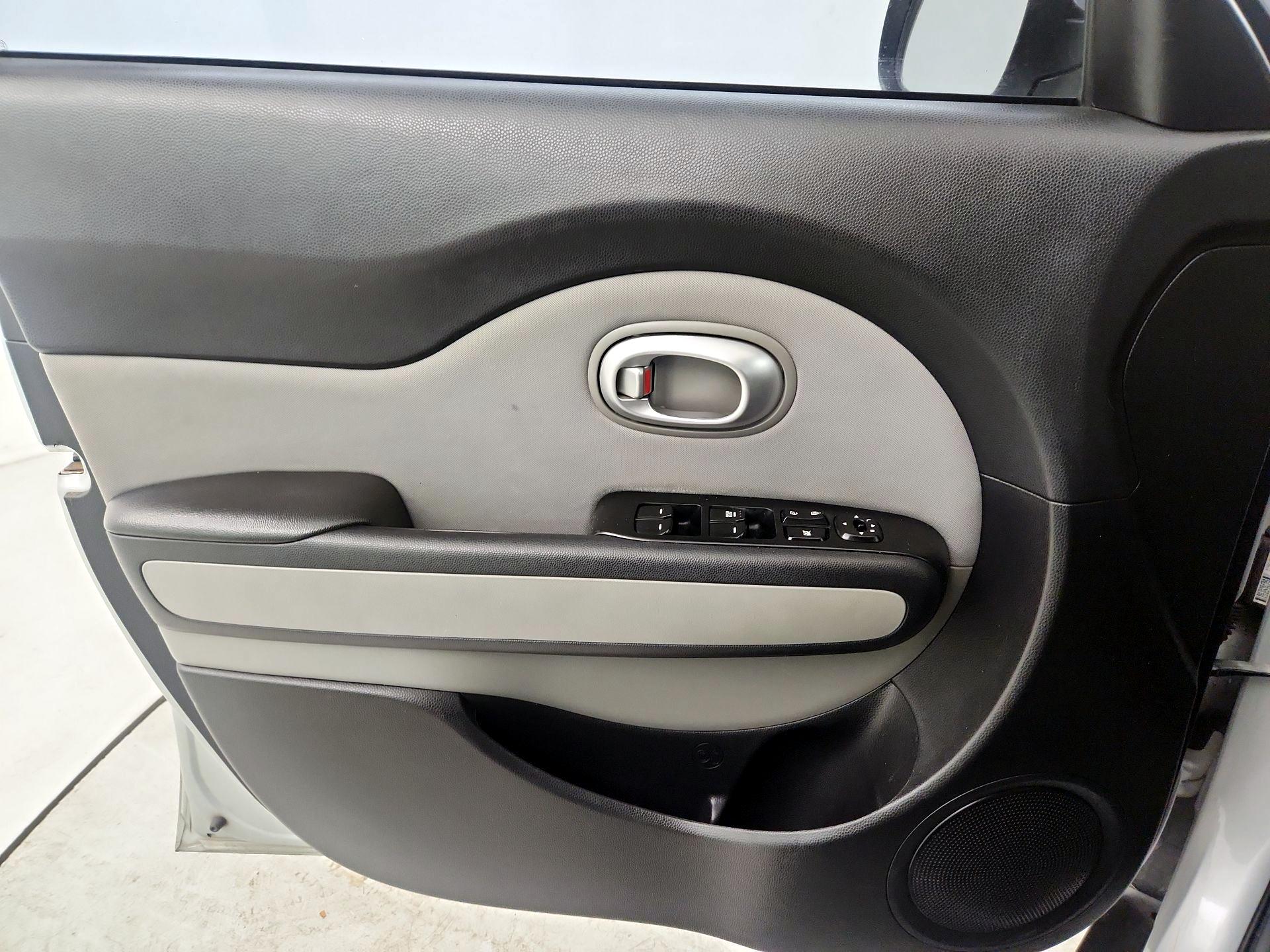 Thumbnail: 2015 Kia Soul - 10