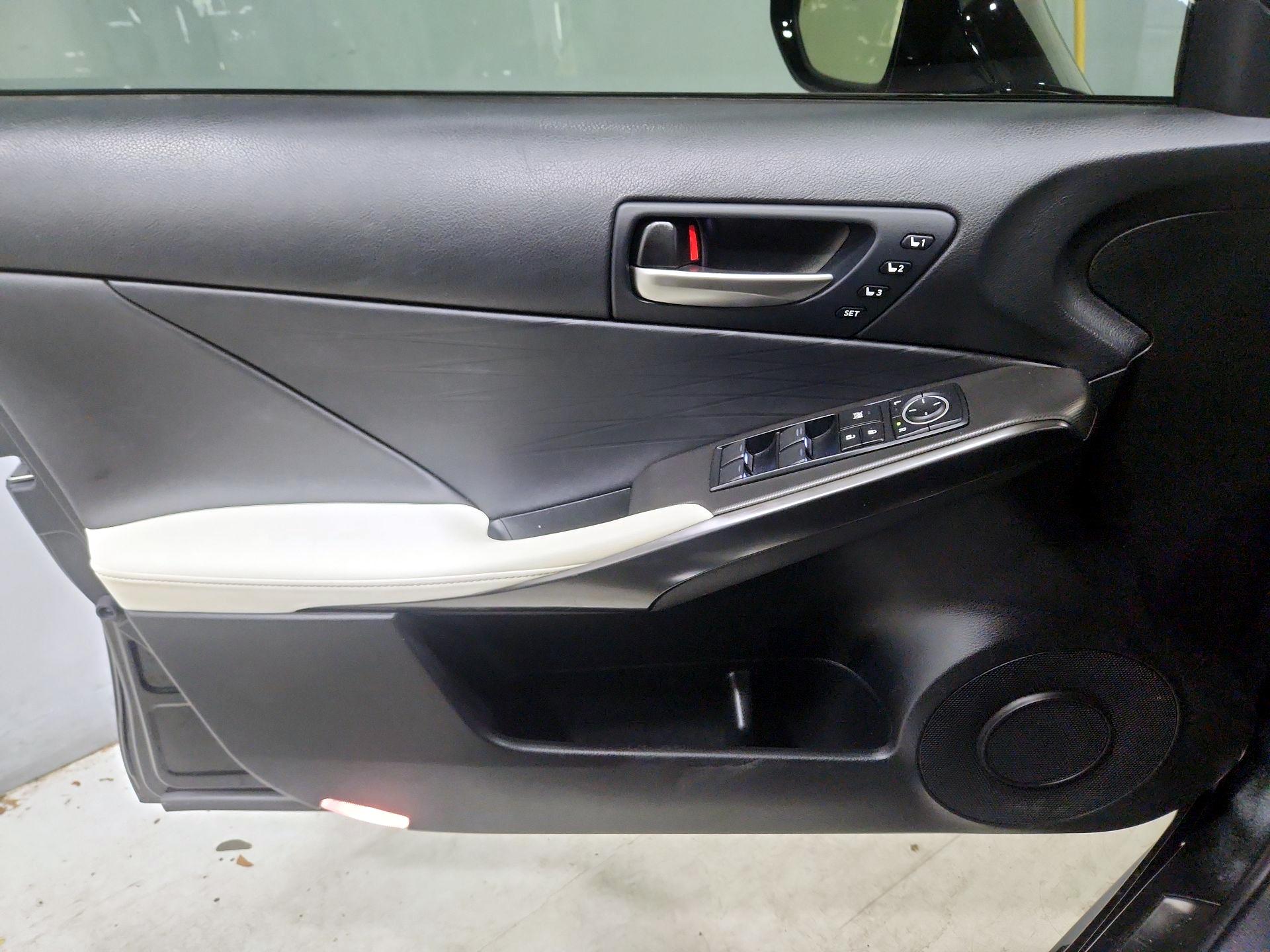 Thumbnail: 2022 Lexus IS - 12