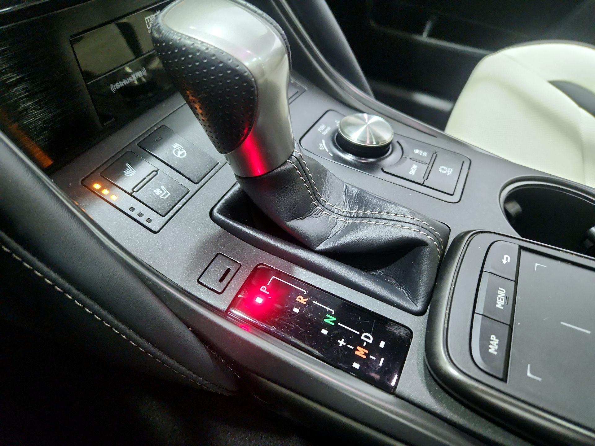 Thumbnail: 2022 Lexus IS - 18