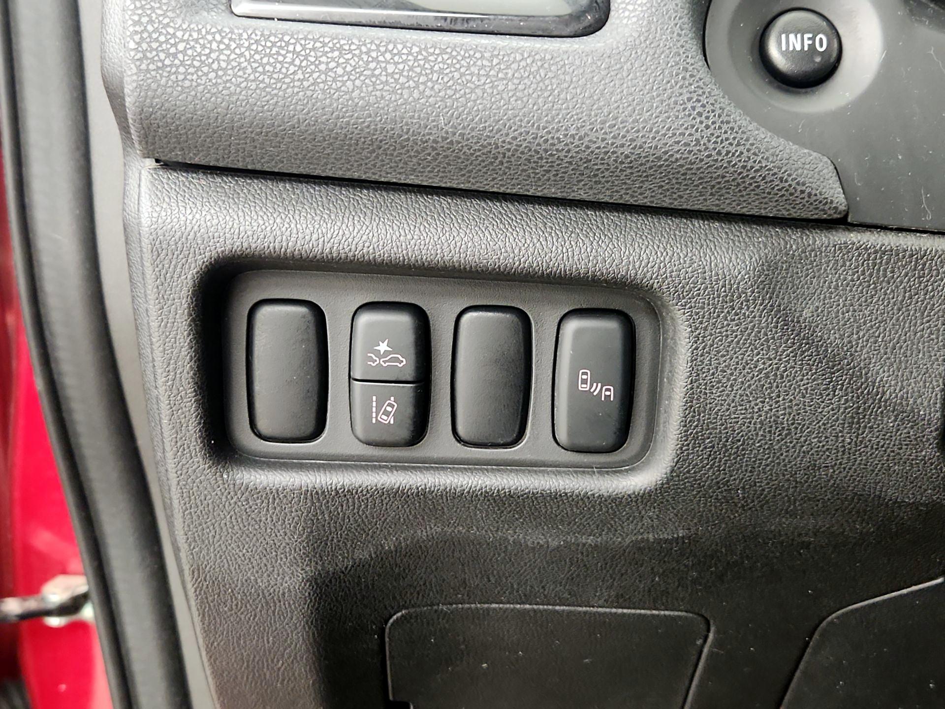 Thumbnail: 2020 Mitsubishi Outlander Sport - 13